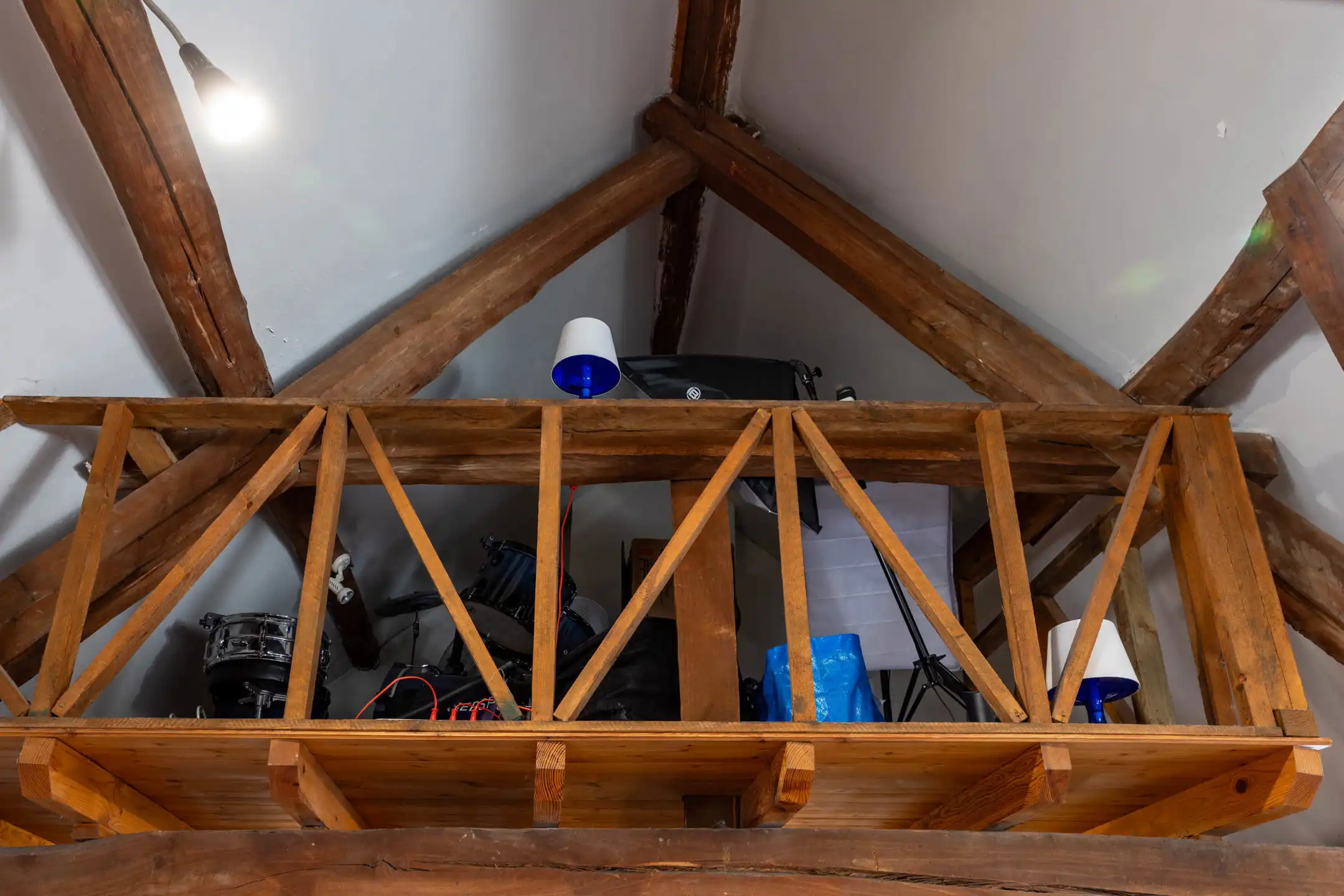 Charmant loft-appartement met mezzanine en terras foto 8