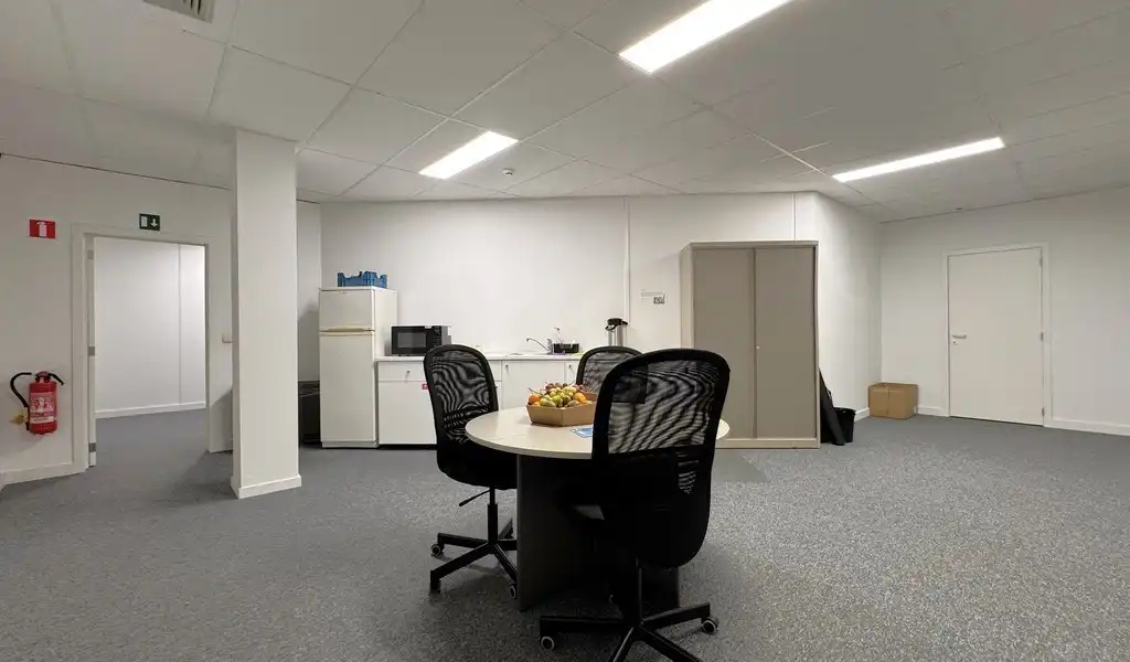 Instapklaar kantoor te huur in industriezone Mechelen-Noord  foto 7