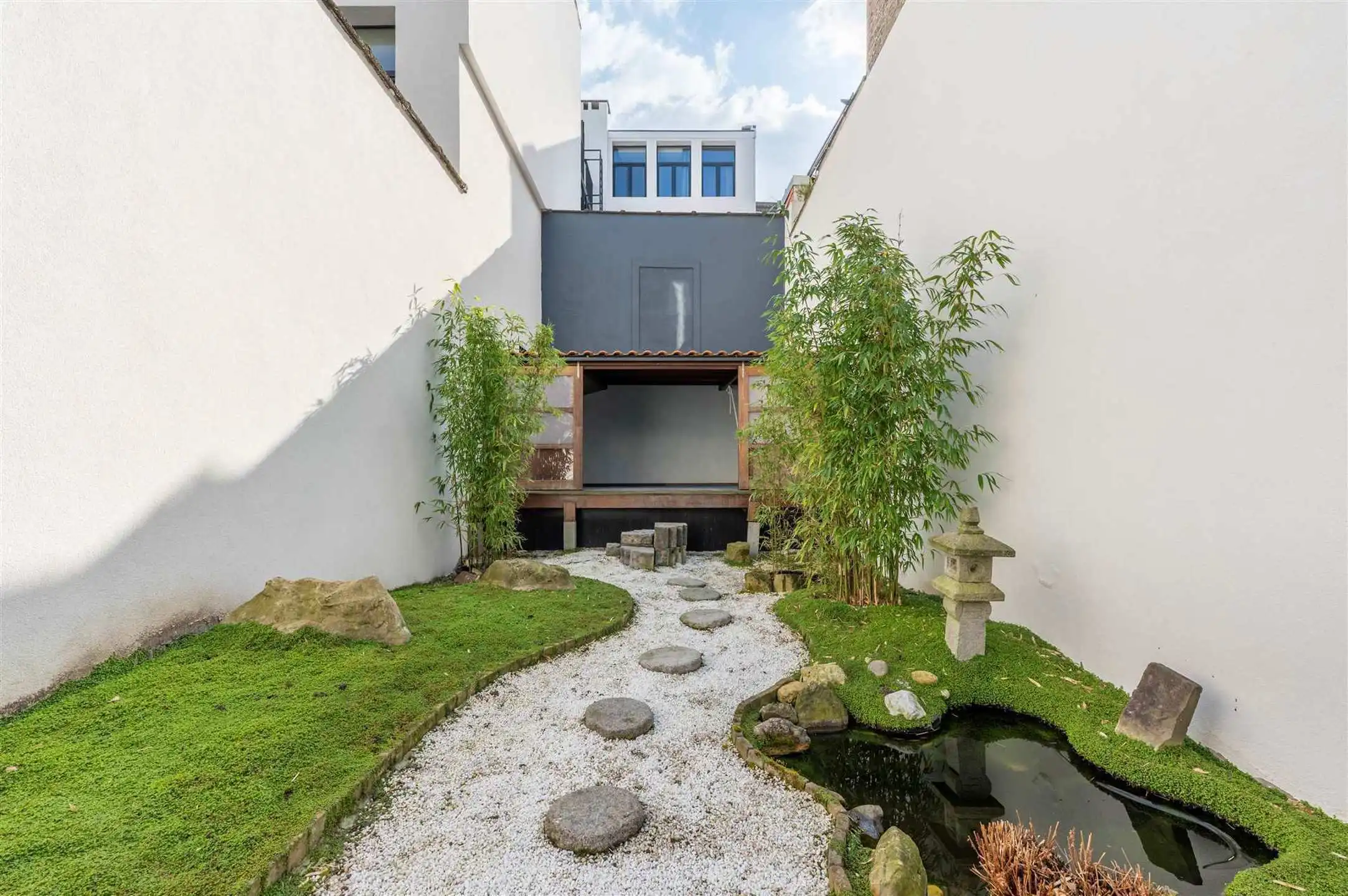 Herenhuis met zuidgerichte tuin en terras in het historisch centrum foto 9
