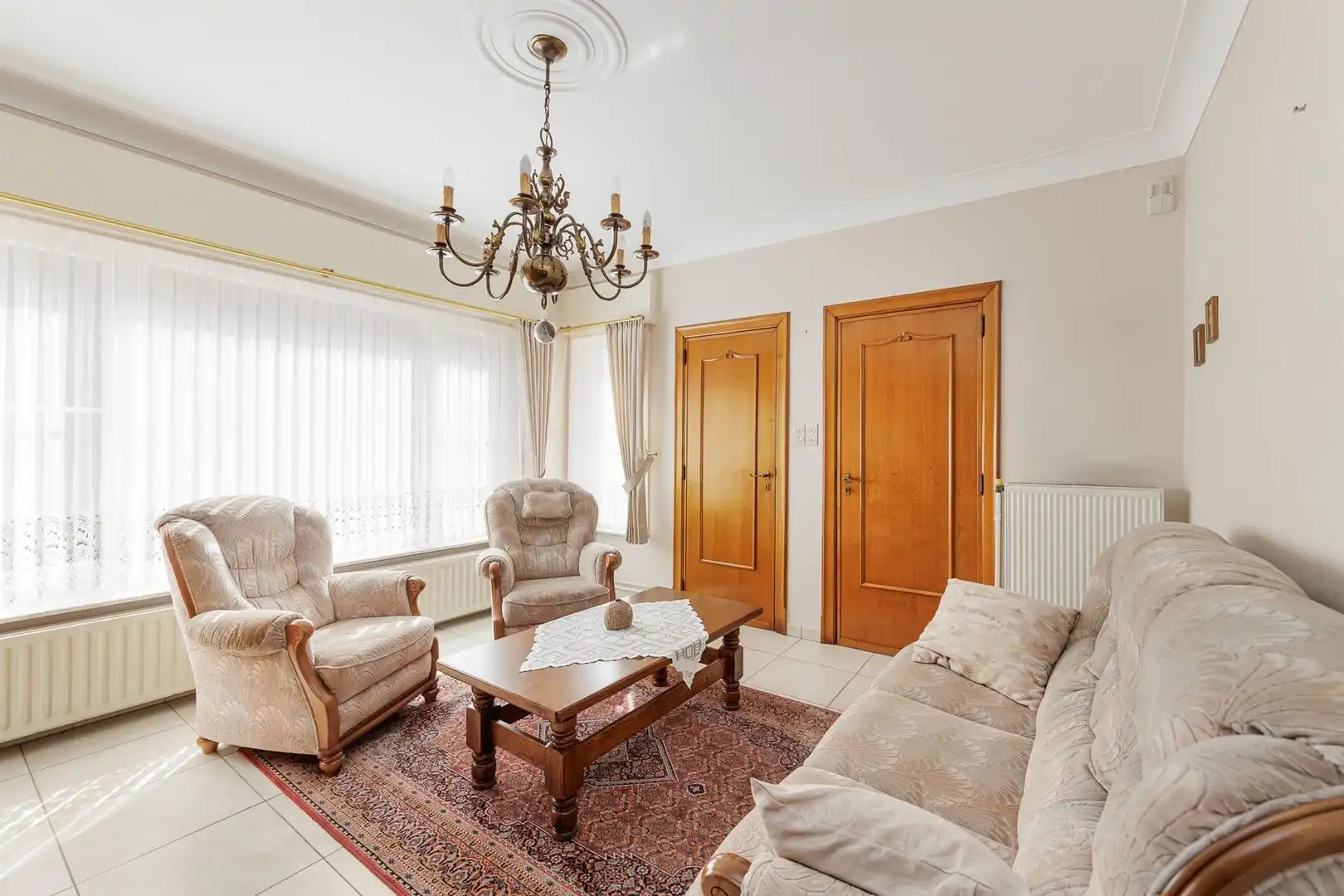 Instapklare woning met garage en tuin! foto 4