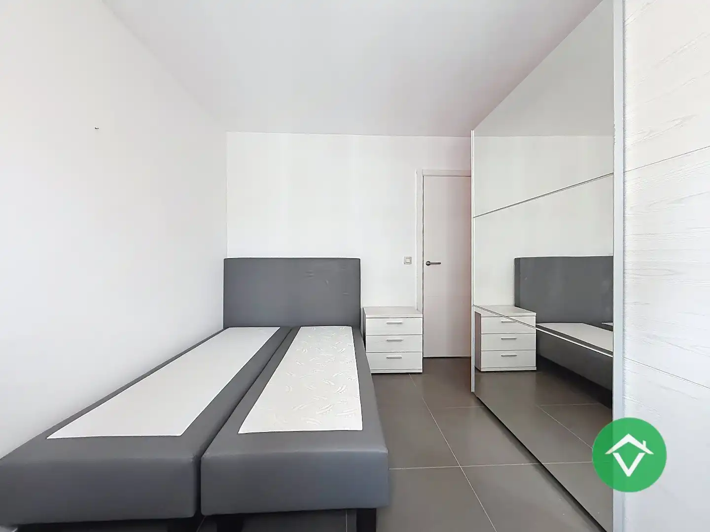 Appartement met 2 slaapkamers en ruim terras te Oostende foto 18
