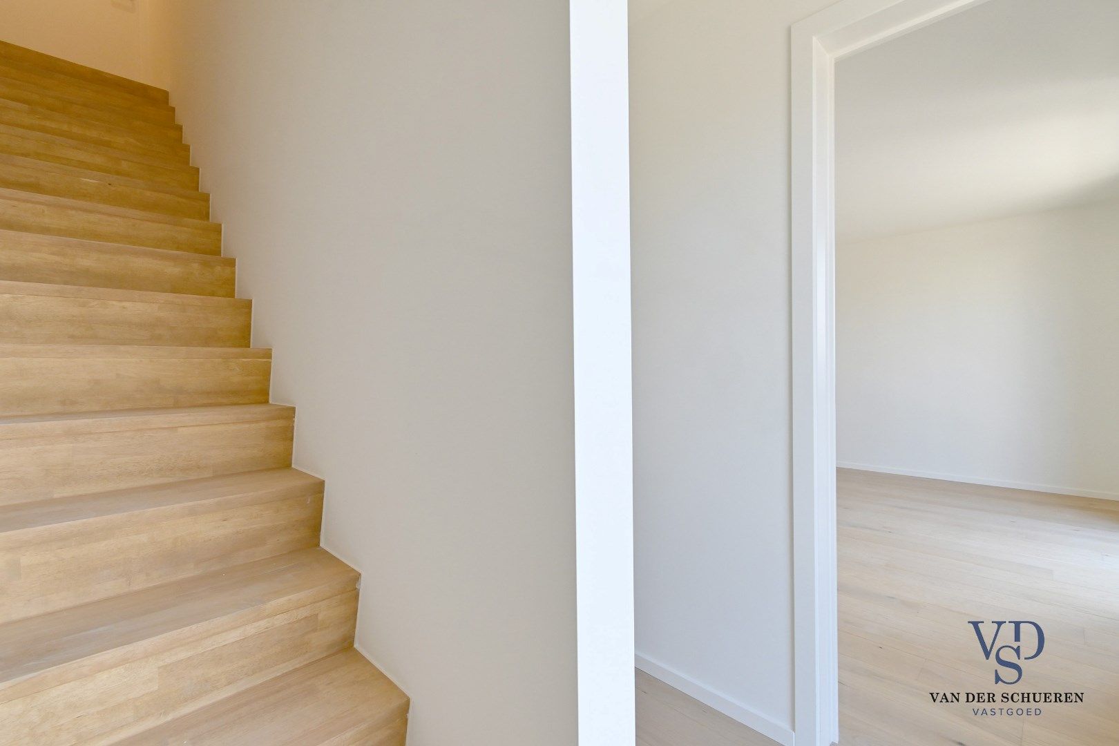 IN OPTIE ! Half Open Bebouwing met afzonderlijke garage  foto 32