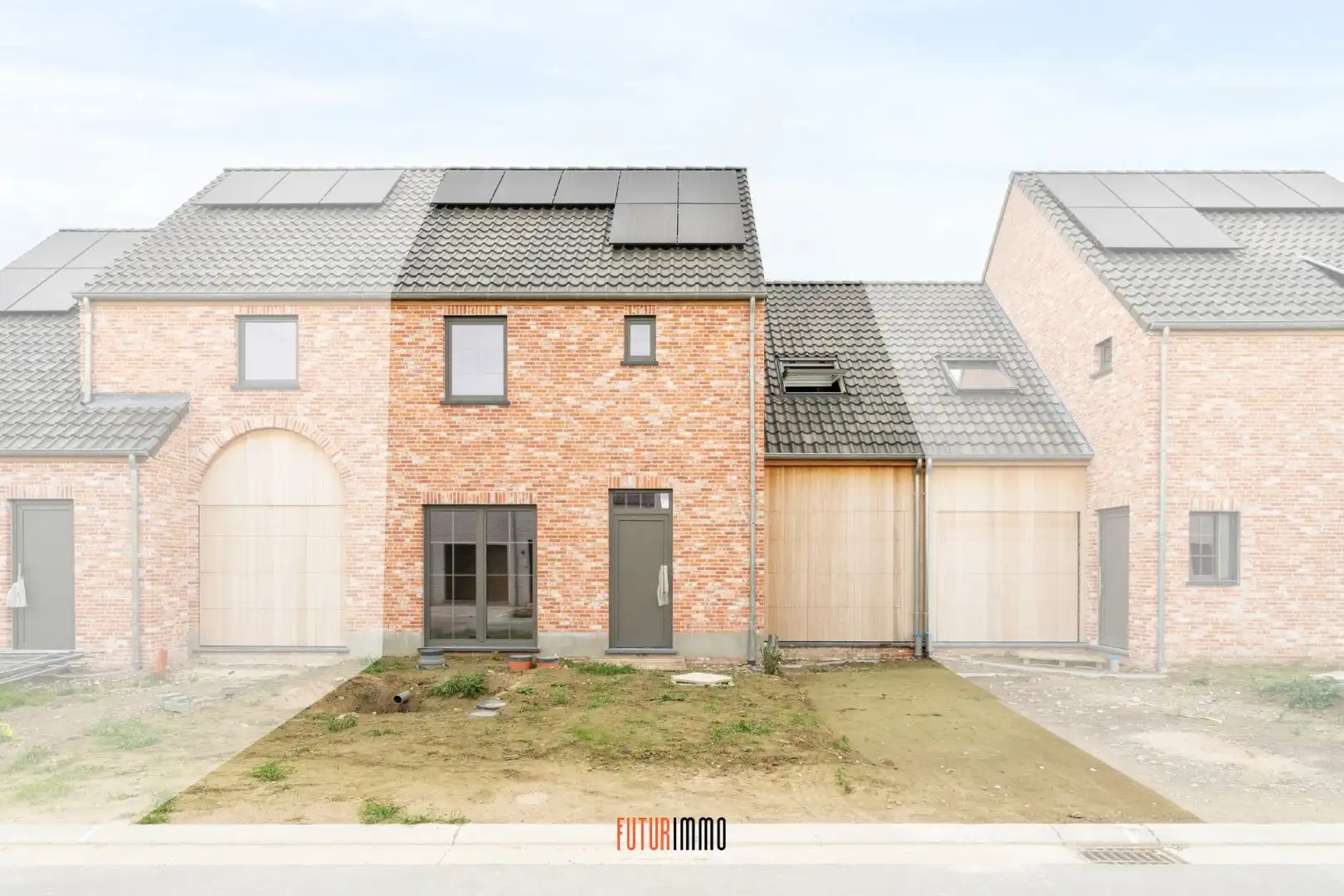 Nieuwbouwwoning met garage foto {{pictureIndex}}