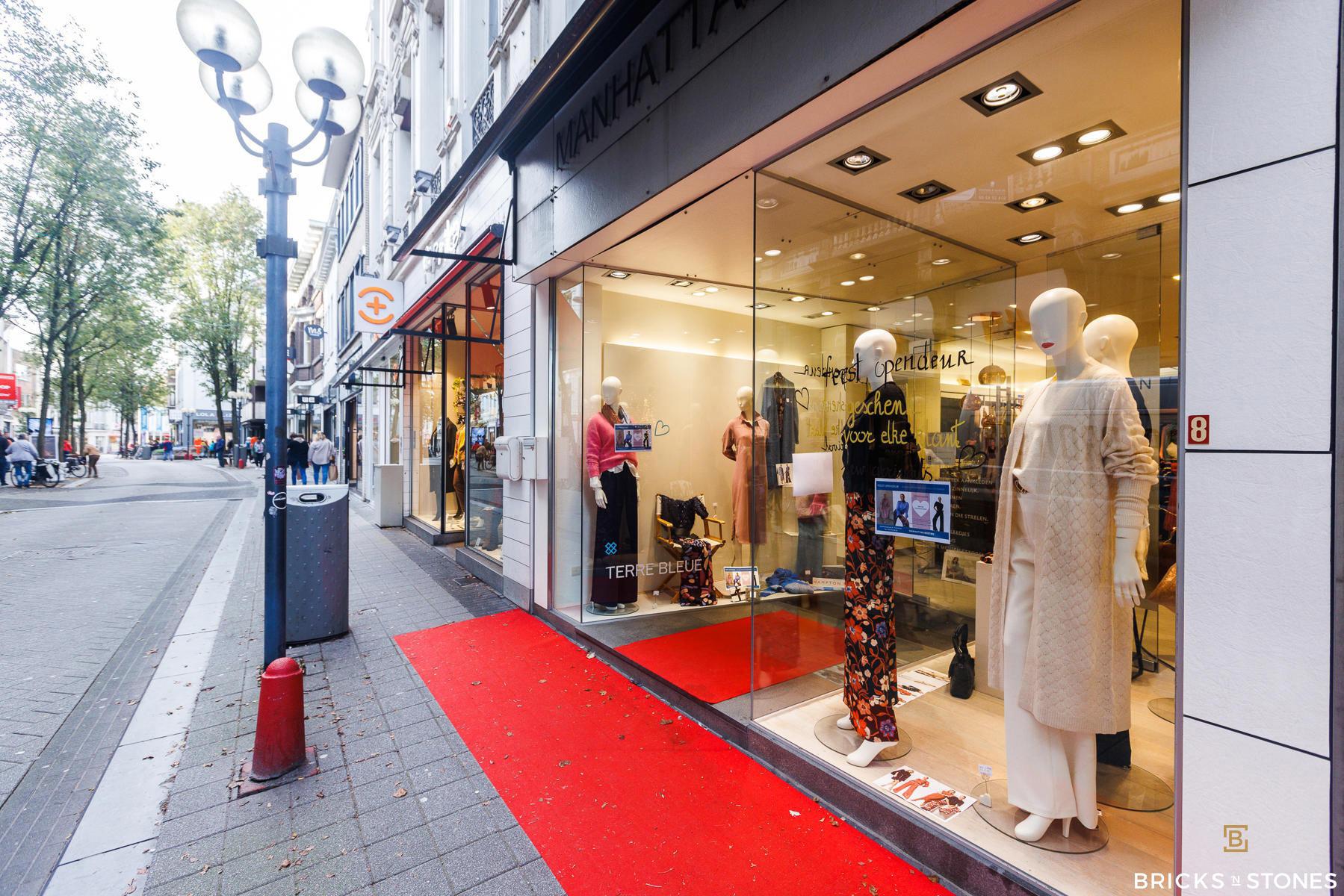 Uitzonderlijk handelshuis op beste deel Gasthuisstraat foto 12