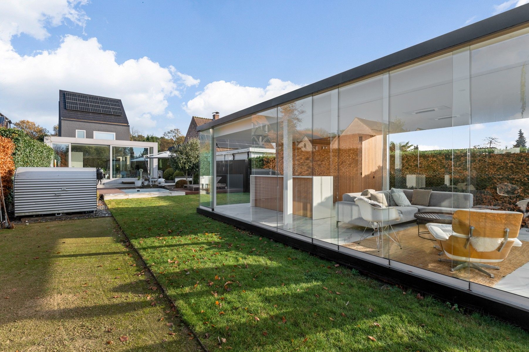 Zeer moderne woning met hoogwaardig afgewerkte binnen- en buitenruimte. foto 17