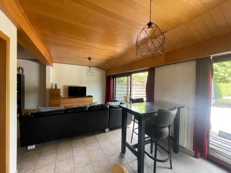 Instapklare half-open bebouwing met mooie tuin & garage foto 8