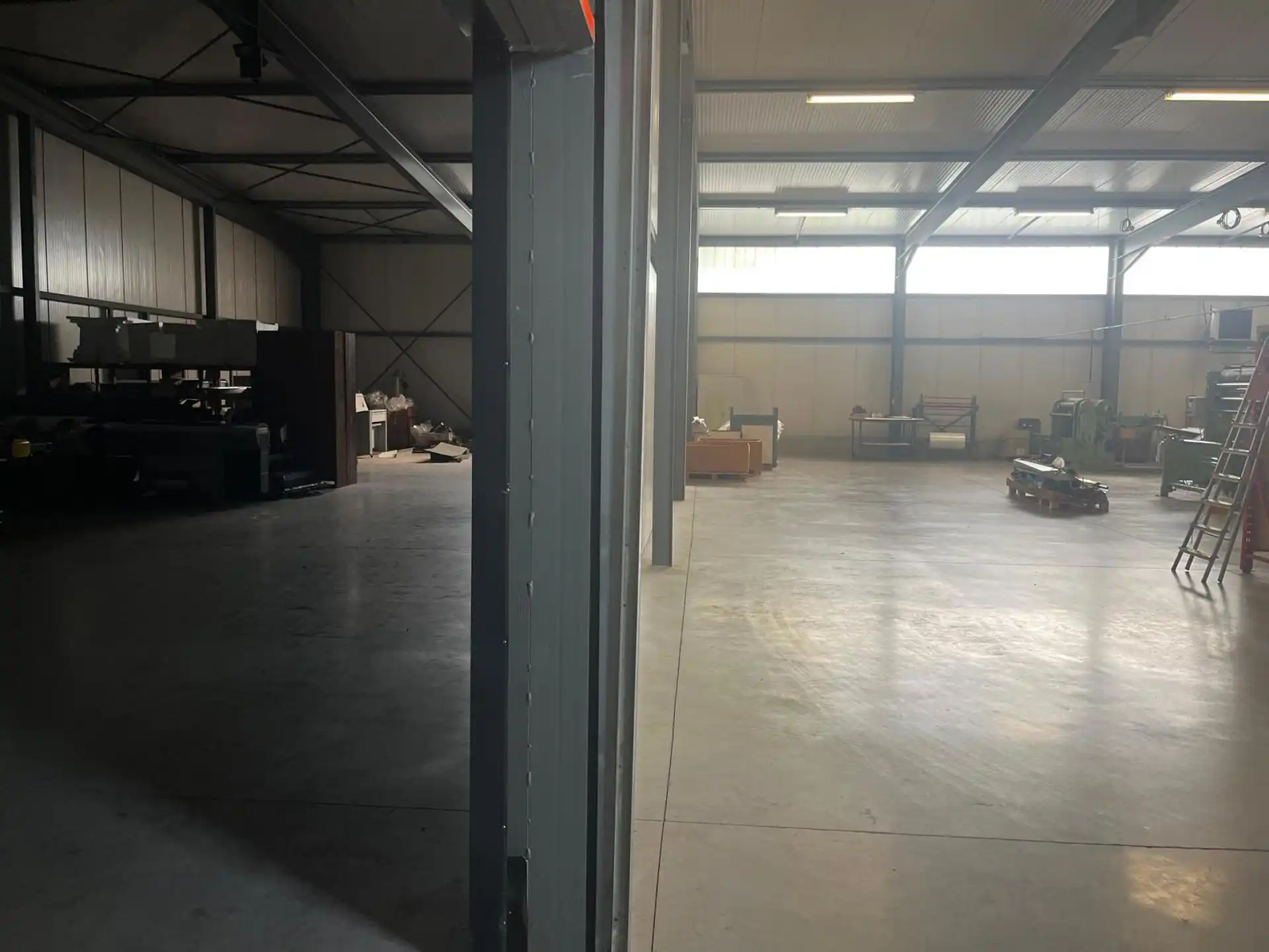 Lier: Magazijn 1.050m² met loskade en kantoor foto 9