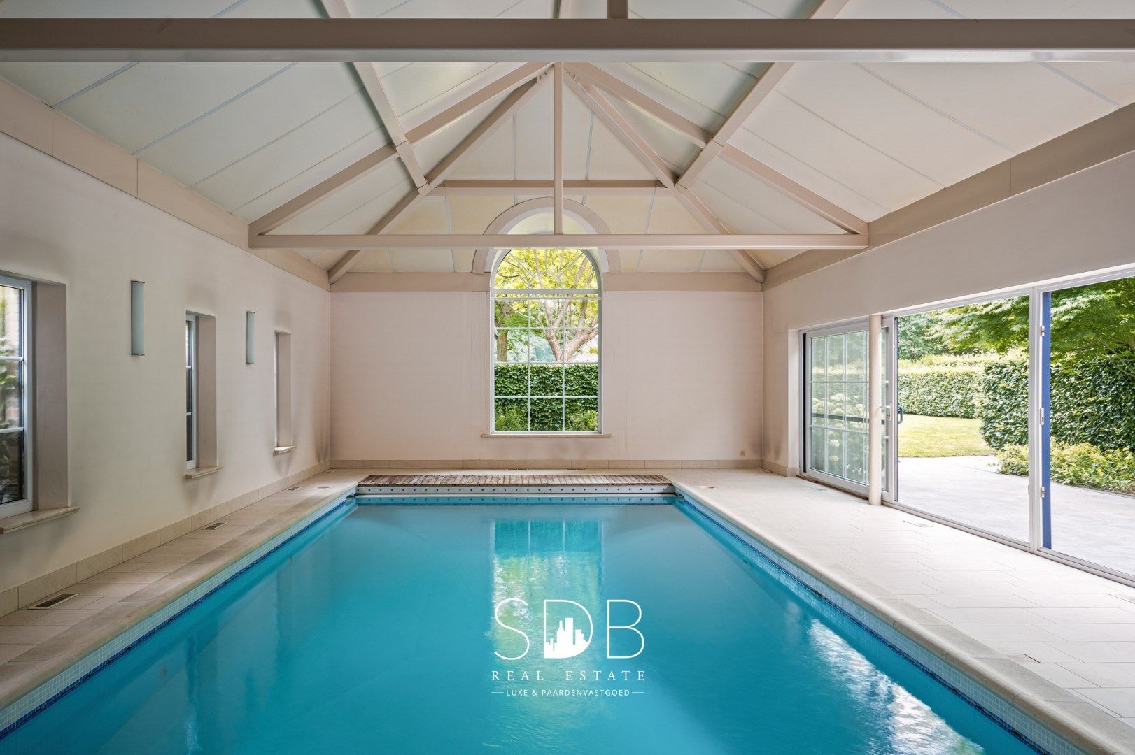 Prachtig landhuis met paardenfaciliteiten op 15.804m² foto 24