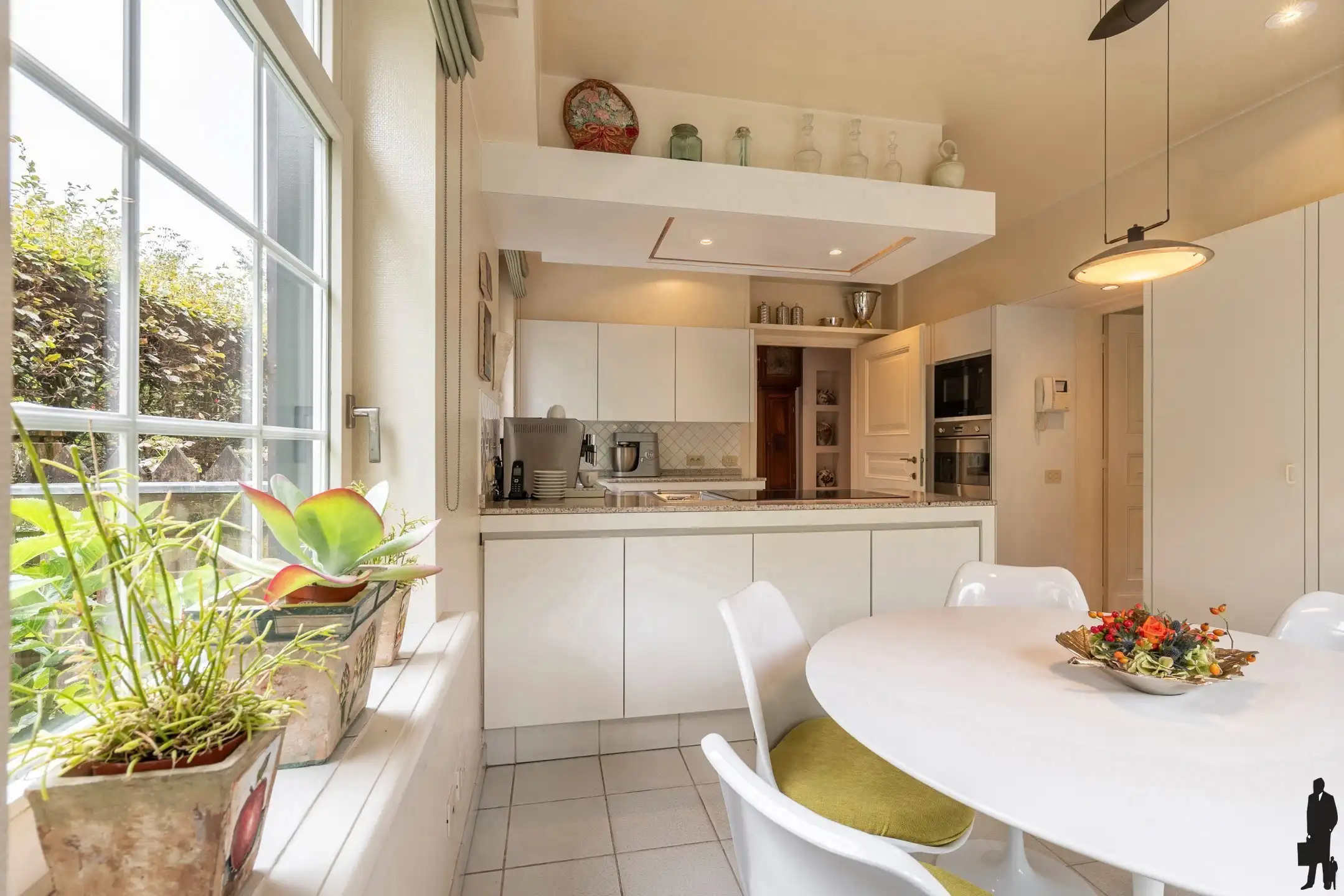 Villa met kantoor en 5 slpk. in groene rand van Turnhout foto 12