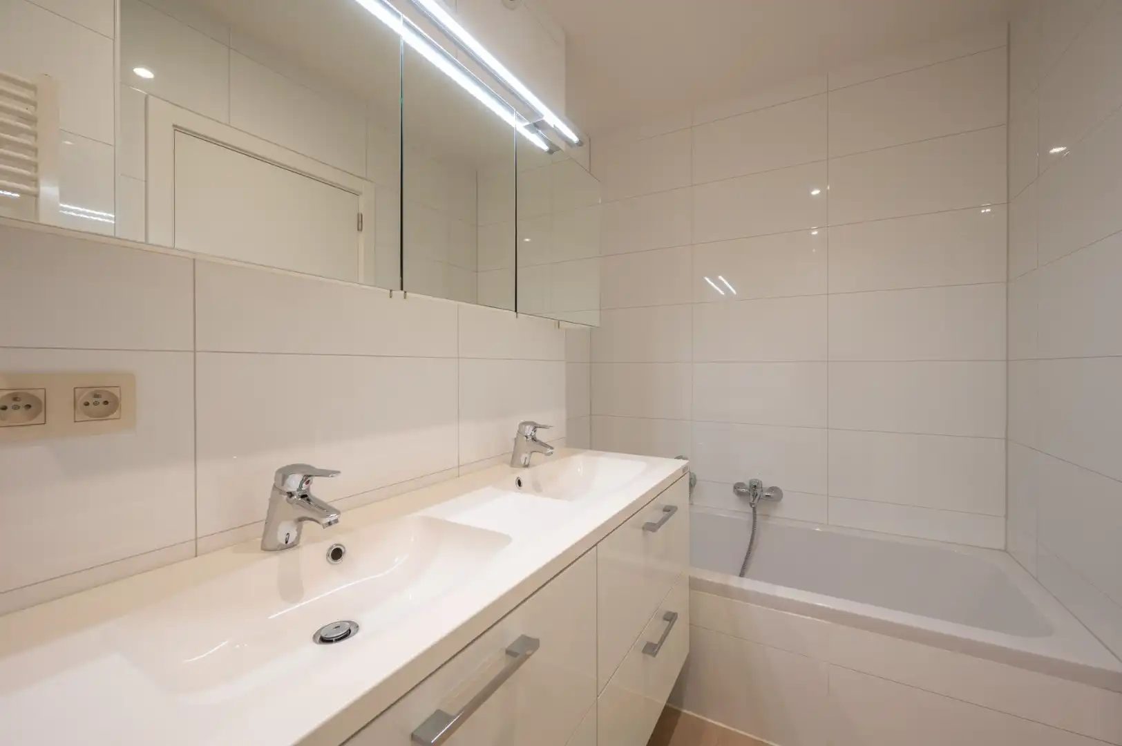 Ruim appartement met zuidgericht terras nabij Lippenslaan, op wandelafstand van de Zeedijk foto 12