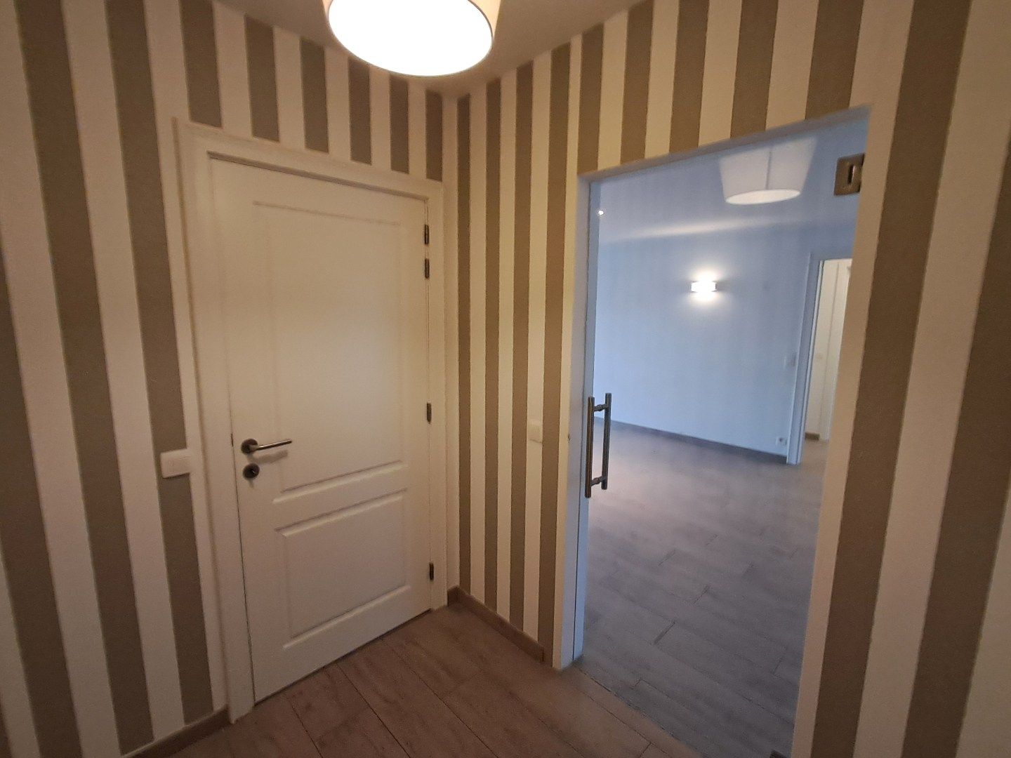 Ruim appartement met prachtig terras te Sijsele! foto 10