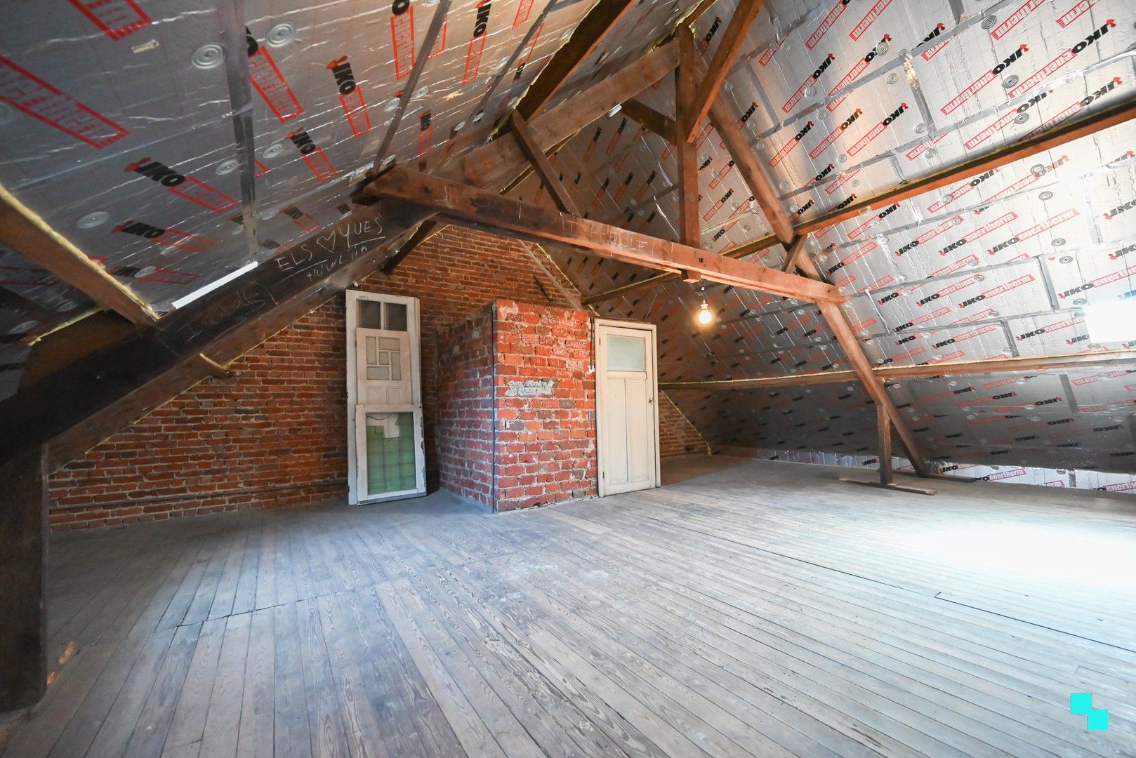 Karaktervolle charmewoning in hartje Izegem foto 28