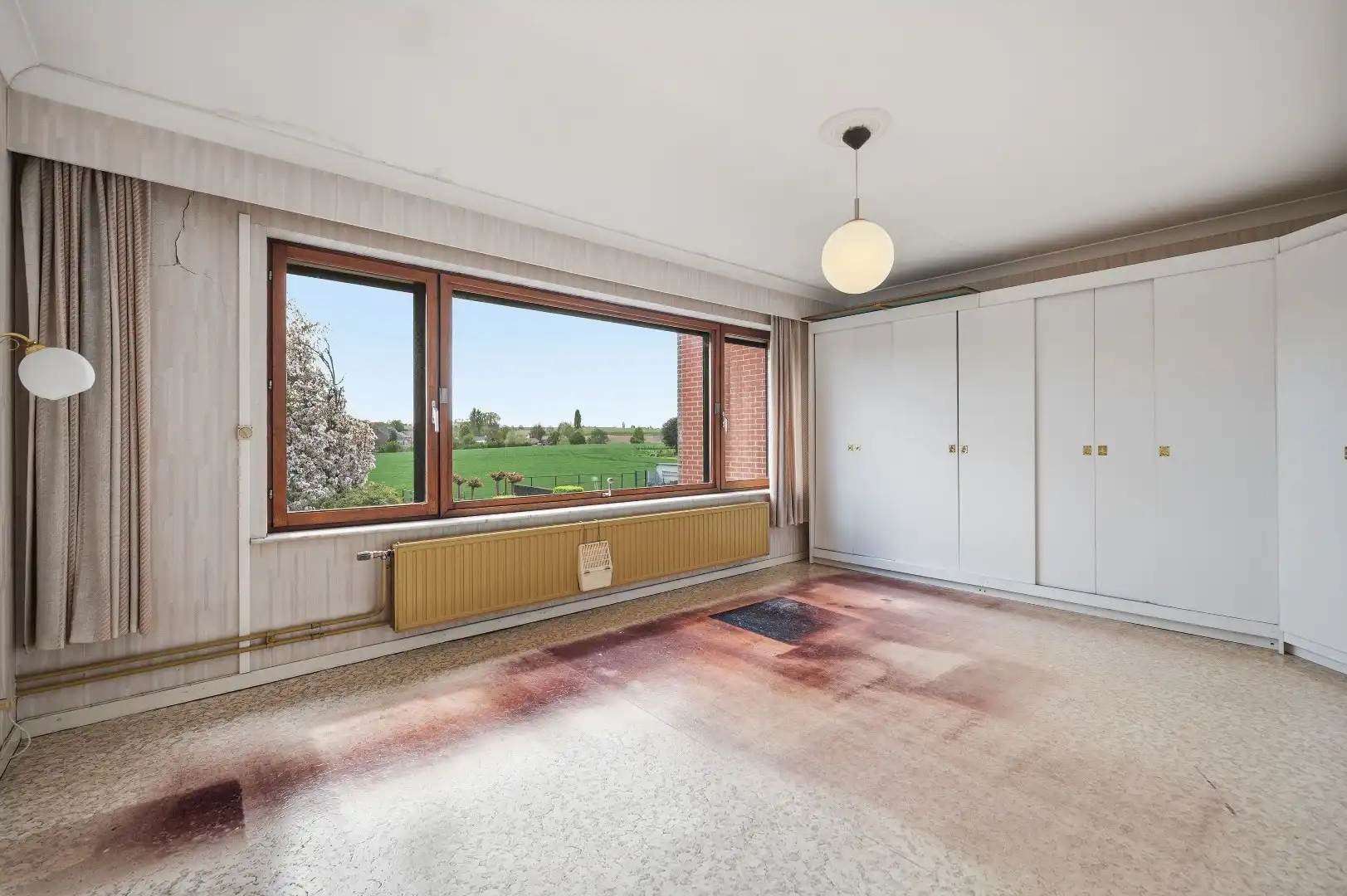 Ruime halfopen bel-étagewoning met uitzonderlijk veel parkeergelegenheid en prachtig uitzicht te koop in Landen foto 15
