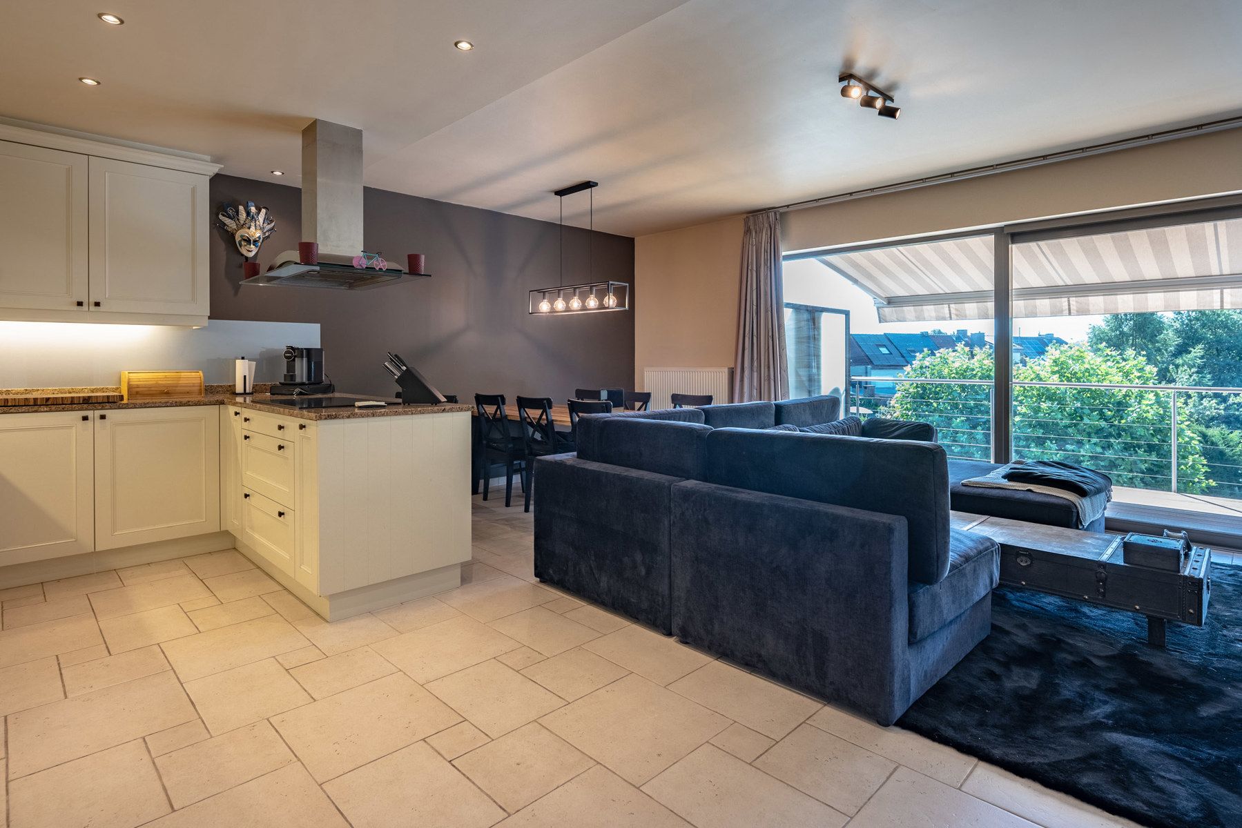 Instapklaar 1-slaapkamerappartement met zonnig terras en staanplaats – hartje Brasschaat! foto 2