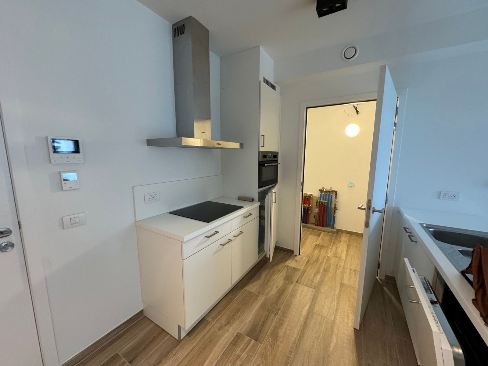 Service flat gelegen in centrum Halle foto 3