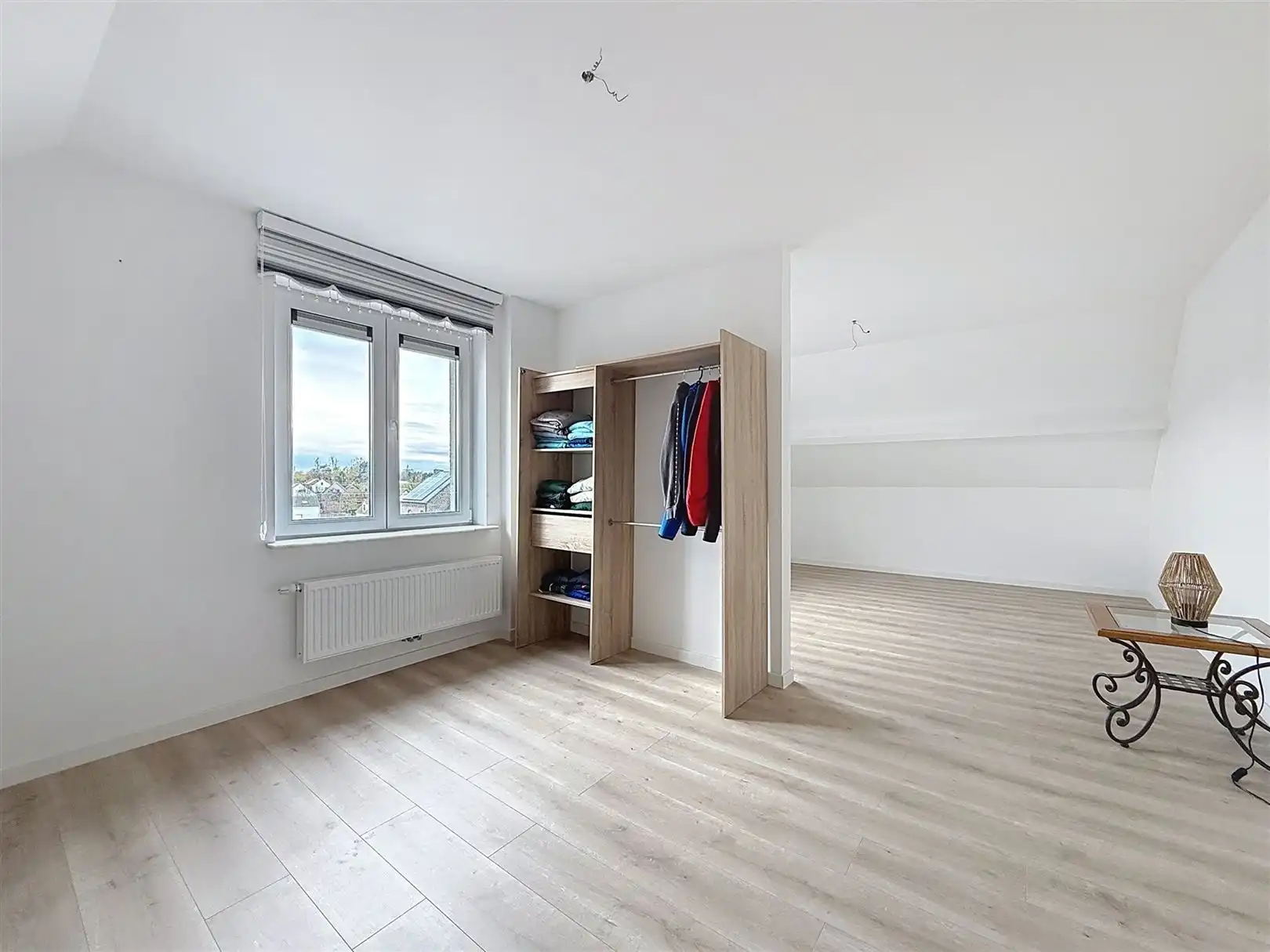 Ruime gerenoveerde woning, 5 slpks, 2 bdks, tuin, 11a 11ca  foto 21