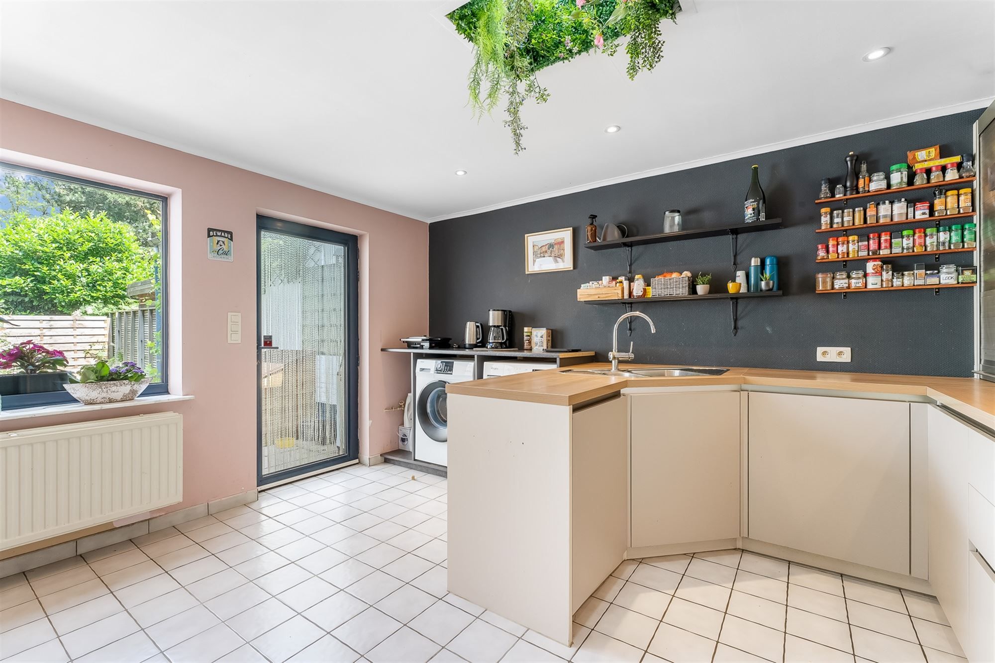 RUIM GELIJKVLOERS APPARTEMENT (130M²) MET 3 SLAAPKAMERS EN PRIVATIEF GEBRUIK VAN ZW GEORIËNTEERDE TUIN (7 ARE) TE KORSPEL foto 10