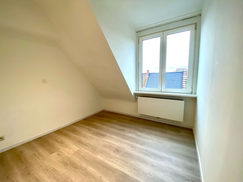 Gerenoveerd appartement met 2 ruime slaapkamer foto 8