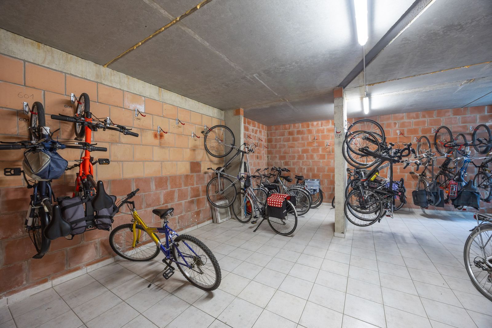 Moderne studio met een zonnig terras en lateraal zeezicht foto 9