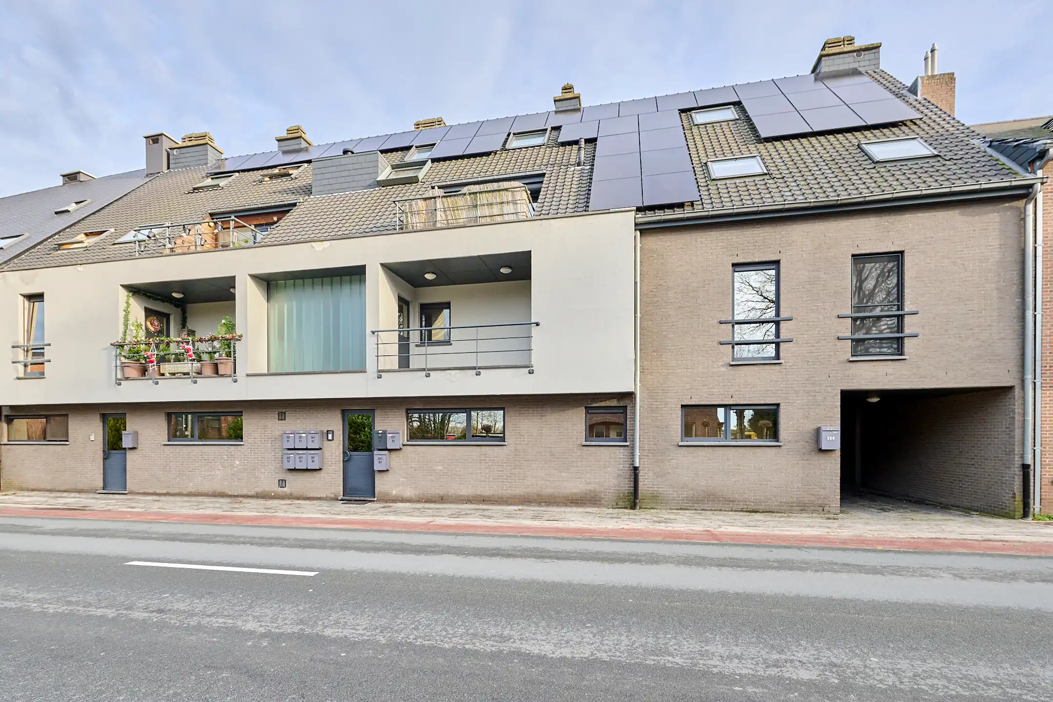 VOLLEDIG VERNIEUWD RUIM EN HOOGWAARDIG AFGEWERKT APPARTEMENT foto 15