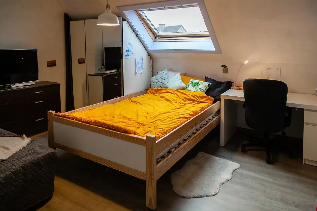 Ruime, energiezuinige woning te huur met tuin, dubbele garage en 3 slaapkamers foto 11