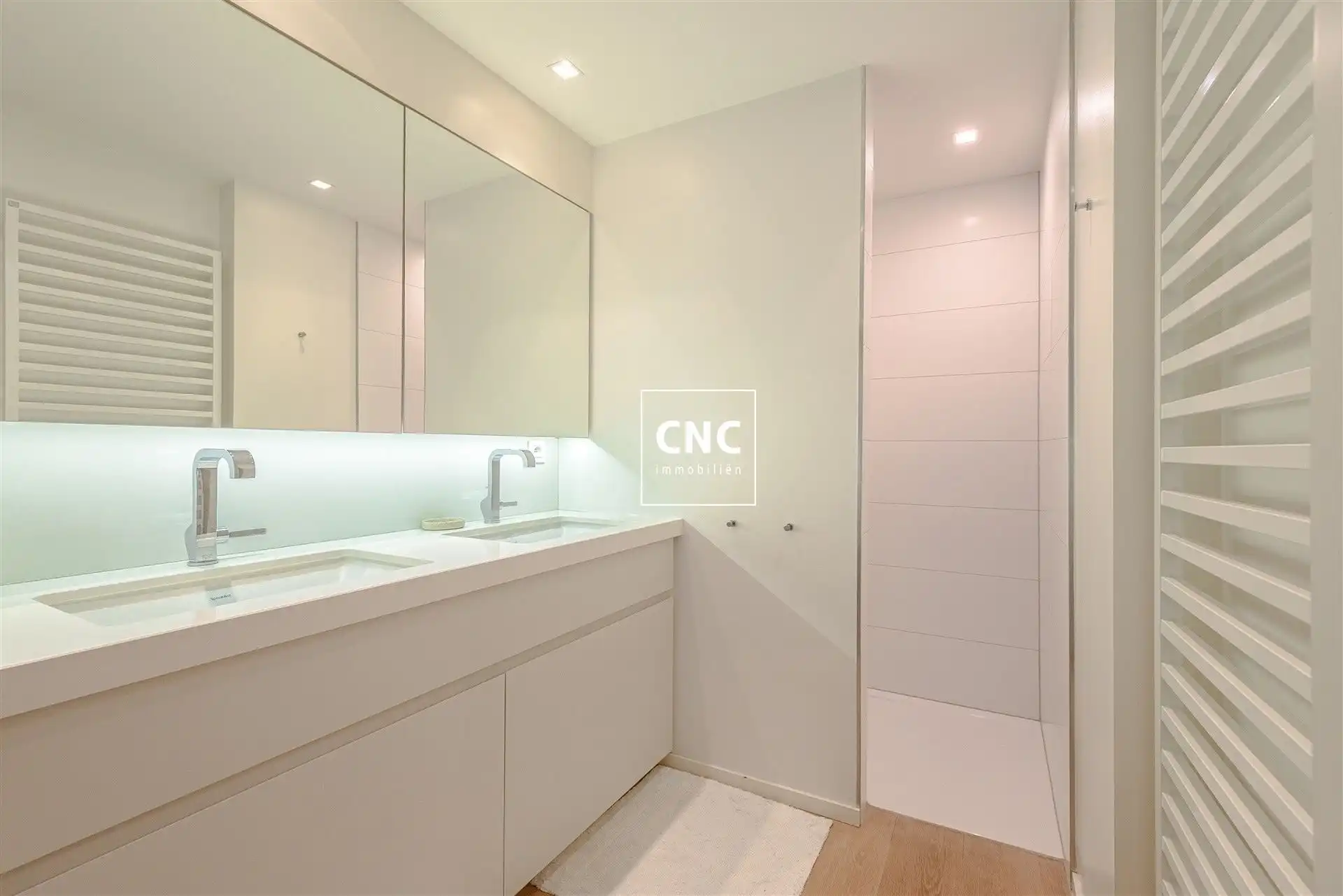 Volledig gerenoveerd appartement met karakter op toplocatie foto 11