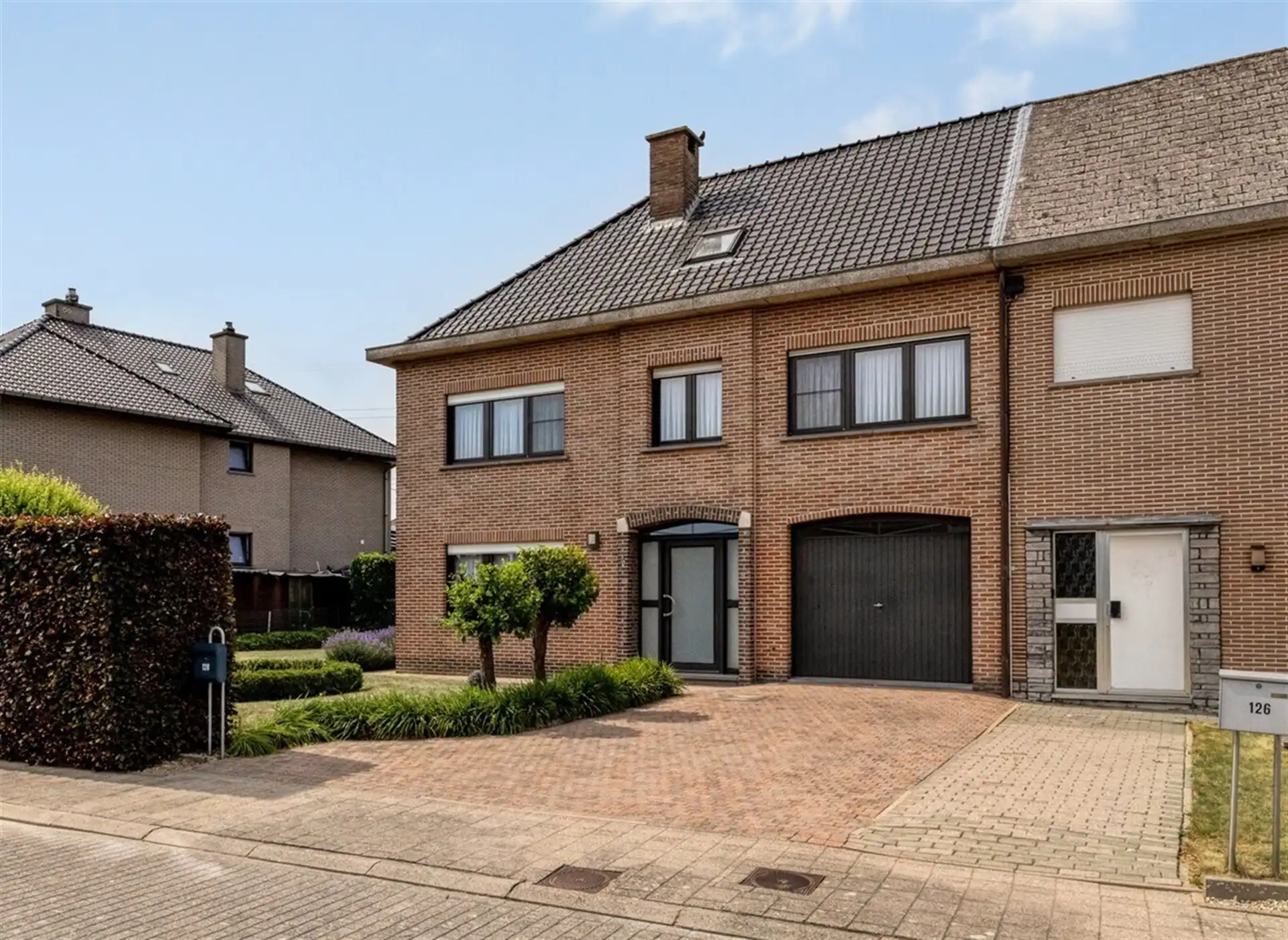 Woning met 4 kamers op terrein van 11a49ca foto {{pictureIndex}}