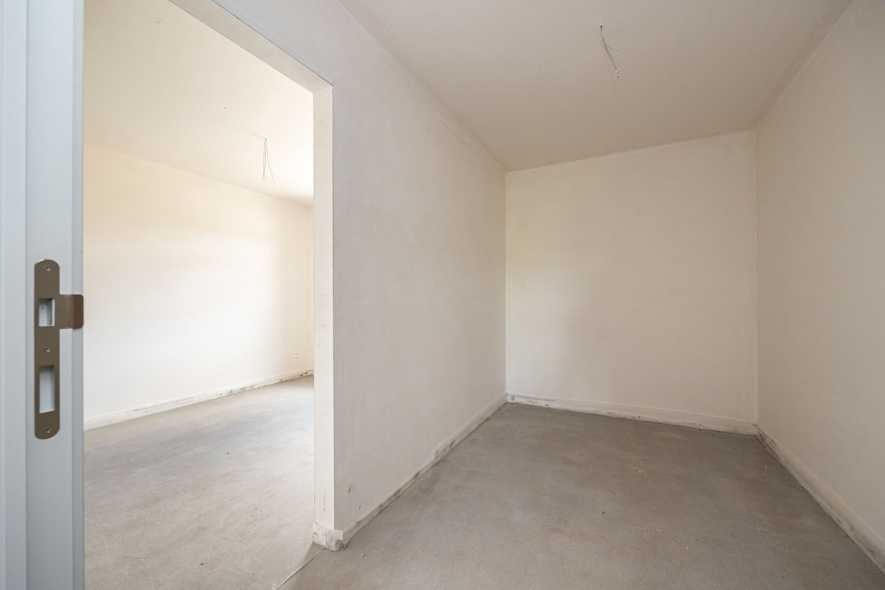 Ruime gezinswoning (ca 245 m²) met 4 slaapkamers op perceel van ca. 303 m². foto 16