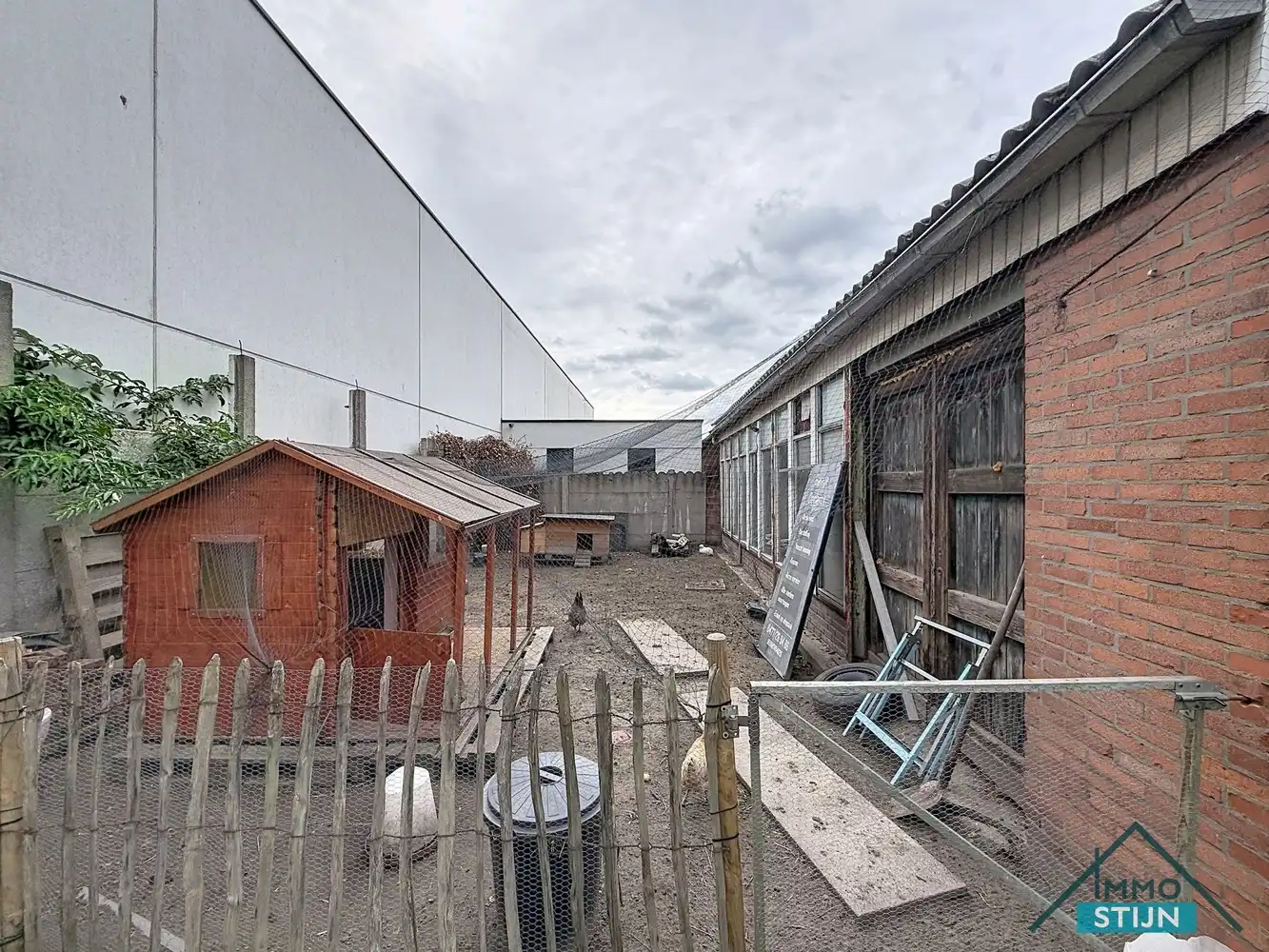 Instapklare woning met werkplaats foto 21