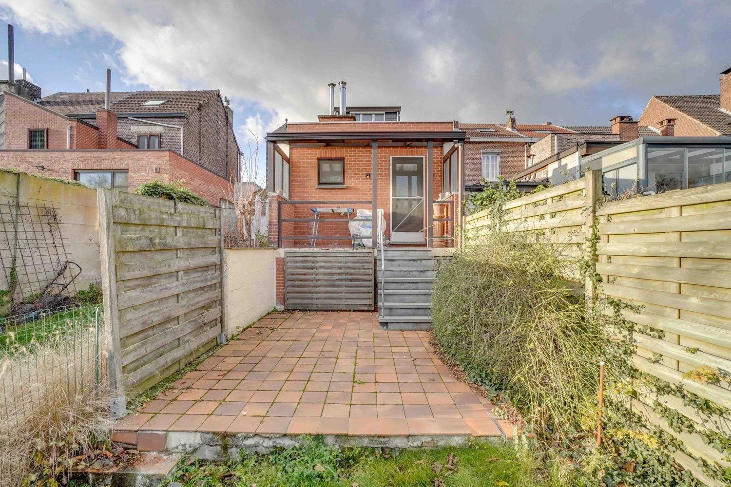 Ruime rijwoning met vier slaapkamers foto 13