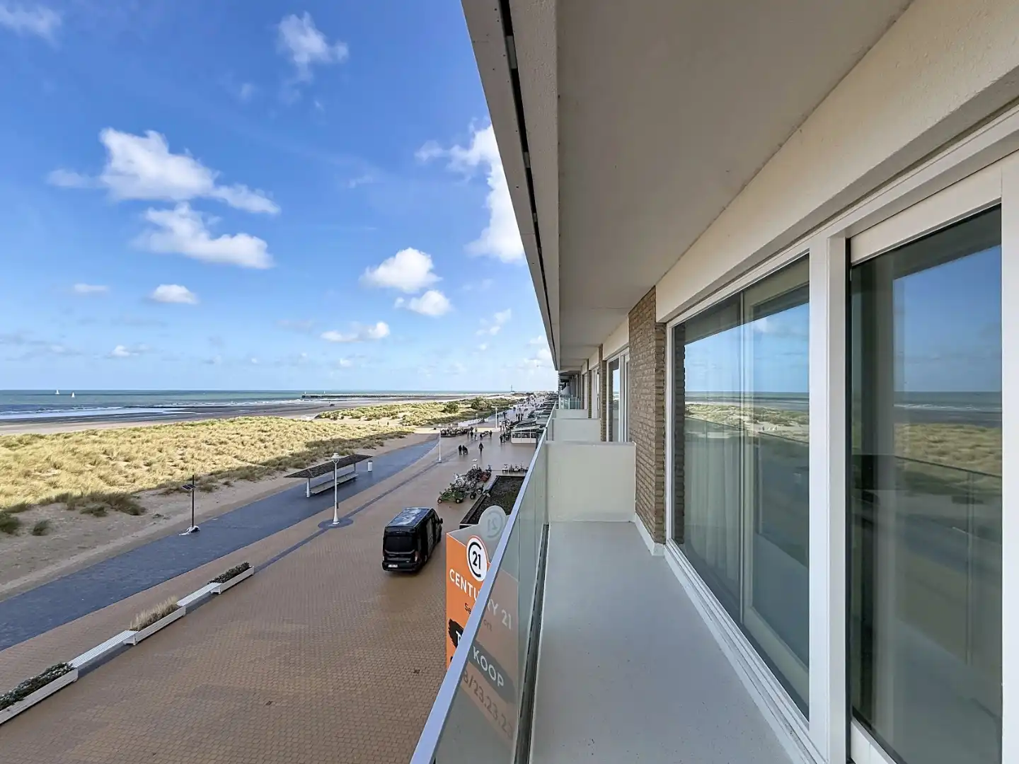 Ruim hoekappartement met met frontaal zeezicht te Nieuwpoort-Bad foto 4