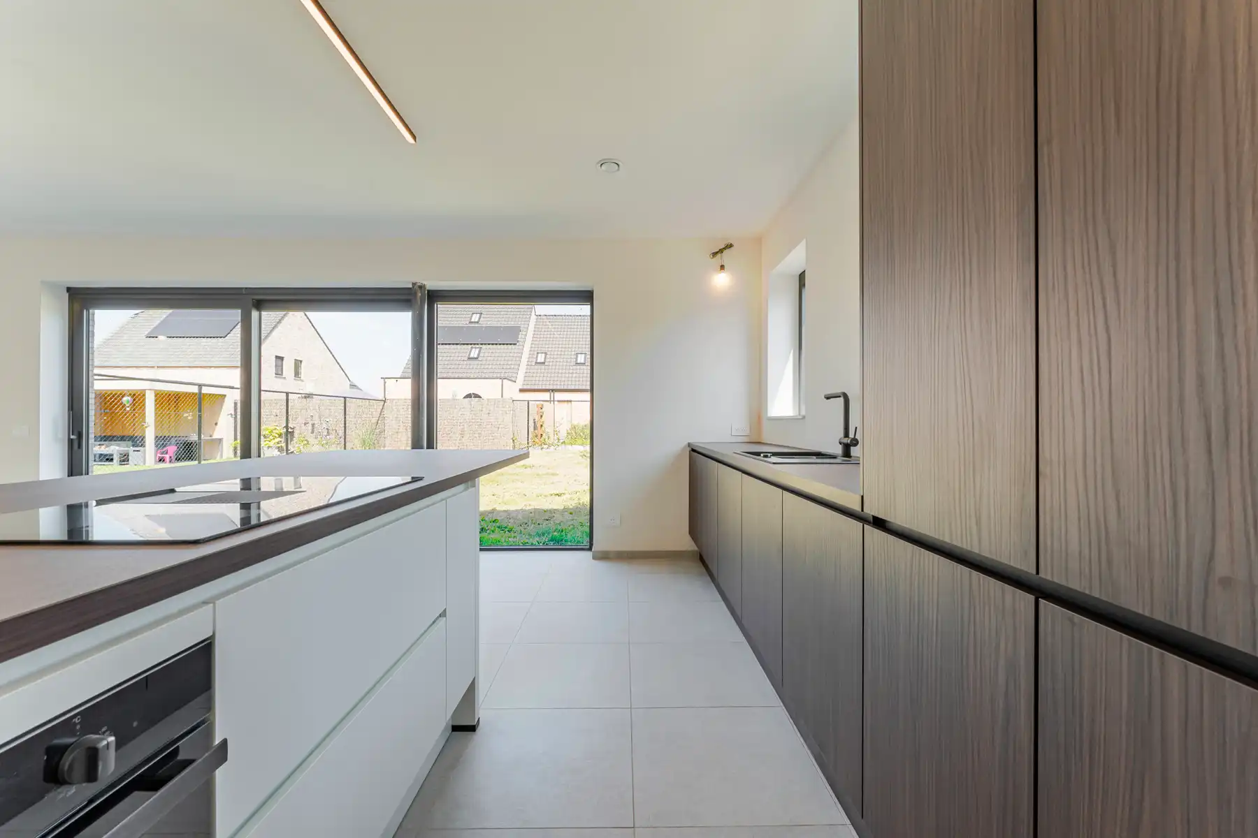 Moderne, halfopen woning foto 6