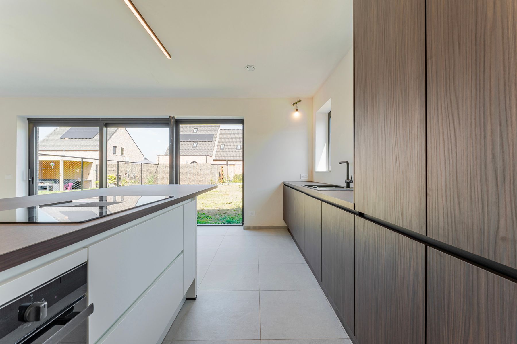 Moderne, halfopen woning foto 6