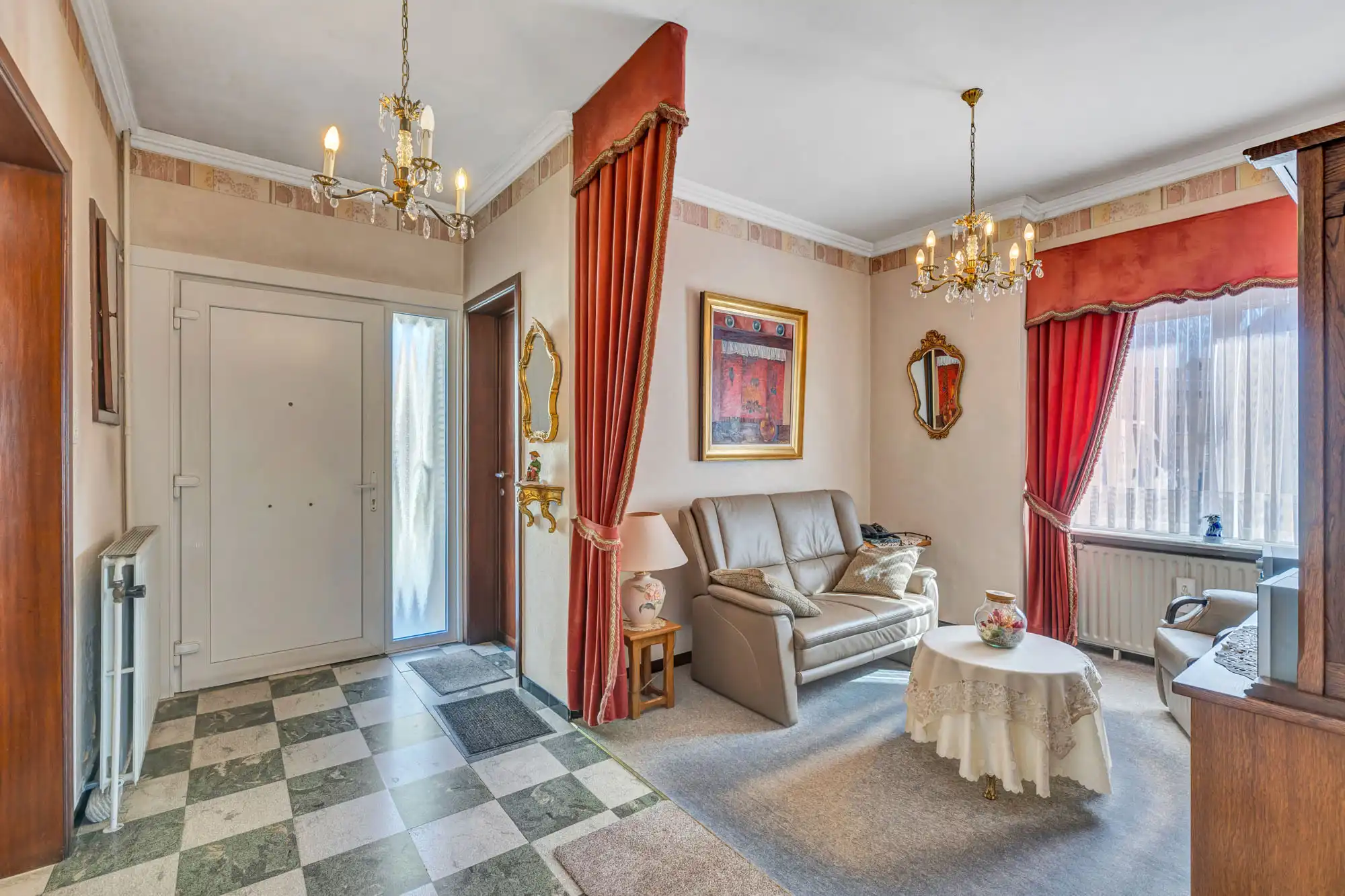 Te renoveren HOB met 3 slaapkamers en tuin foto 2