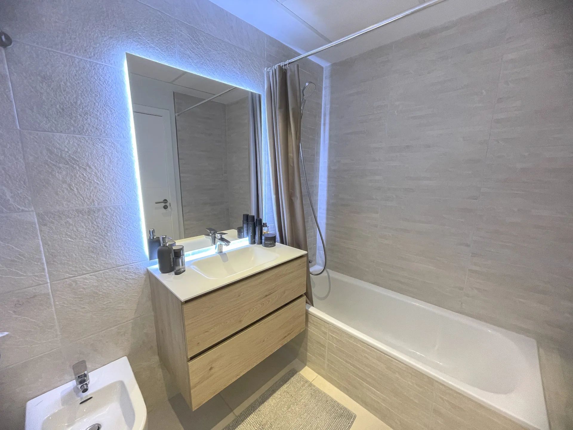 Luxe appartement te koop in een exclusieve urbanisatie nabij Estepona Golf foto 10