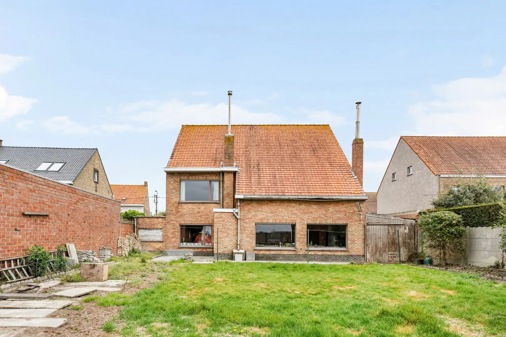 Ruime woning met 4 slaapkamers, loods en tuin met prachtig uitzicht. foto 21