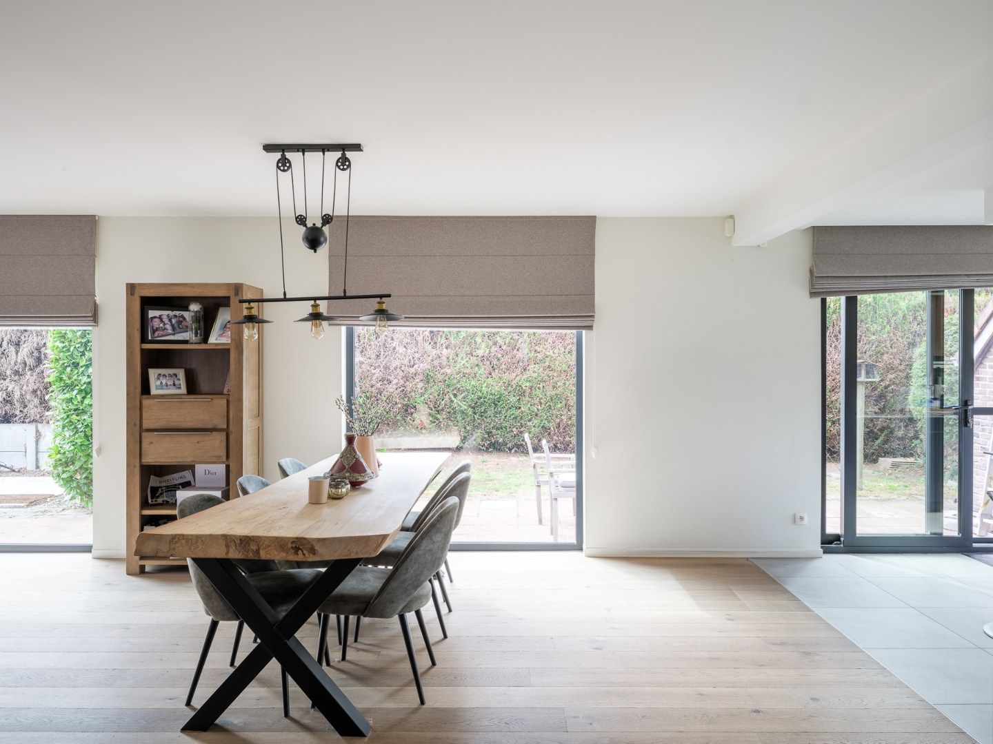 🔑 Instapklaar wonen in het hart van Laarne — stijlvol, ruim en perfect gelegen foto 3