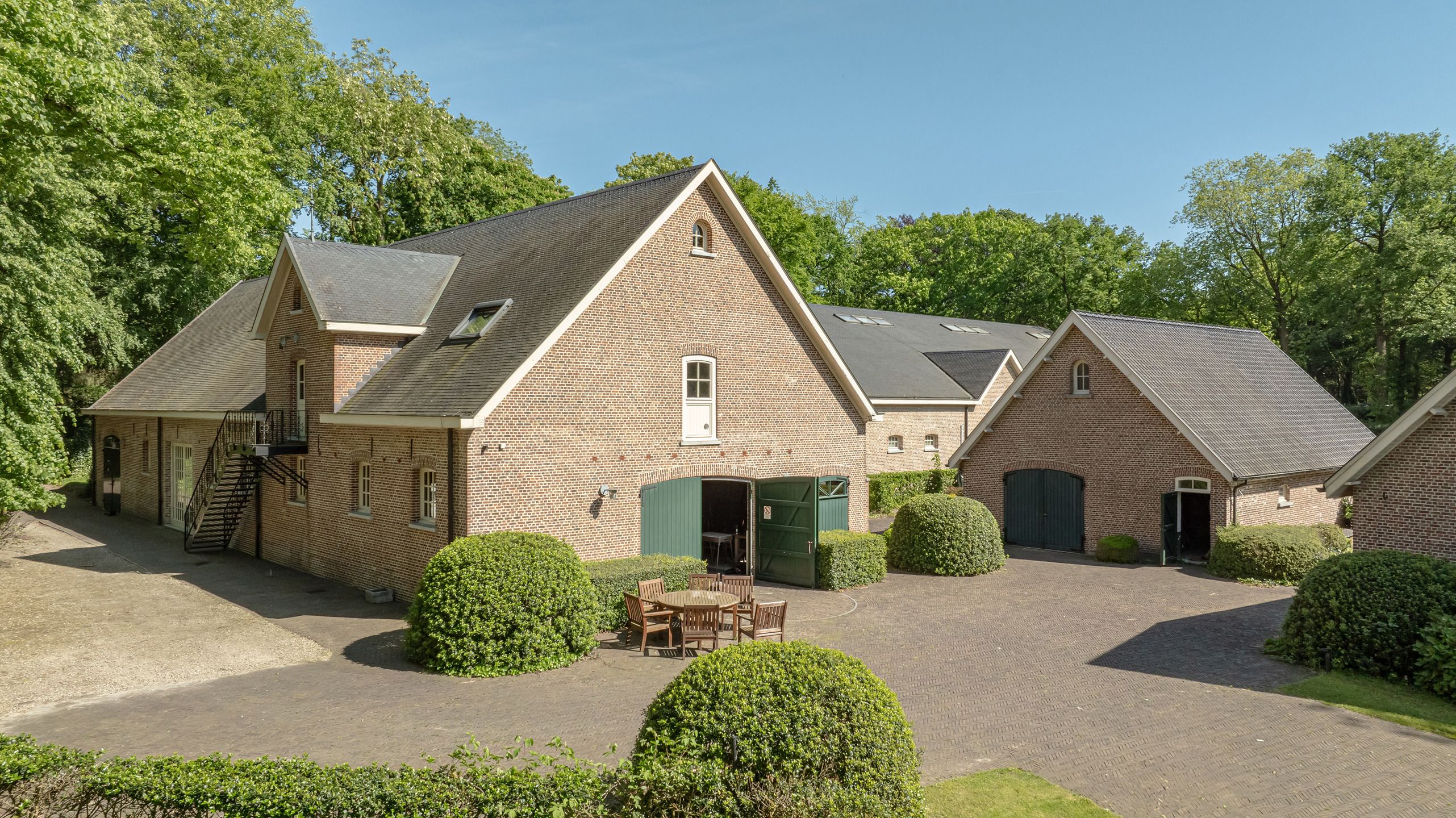 Exclusief landgoed “De Markgraaf” met polyvalent bijgebouw  foto 40