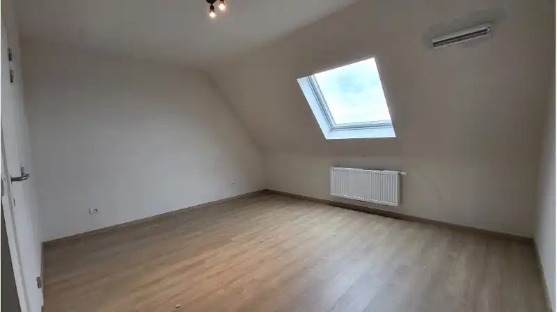 Duplex met 3 slaapkamers, Terras en Autostandplaatrs te huur in Zedelgem foto 9