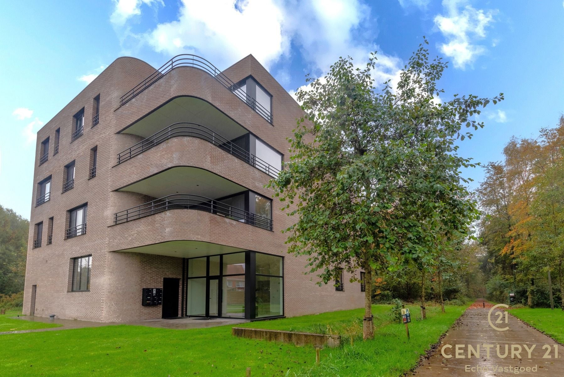 Energiezuinig luxe 2slpk appartement met p. in het groen  foto {{pictureIndex}}