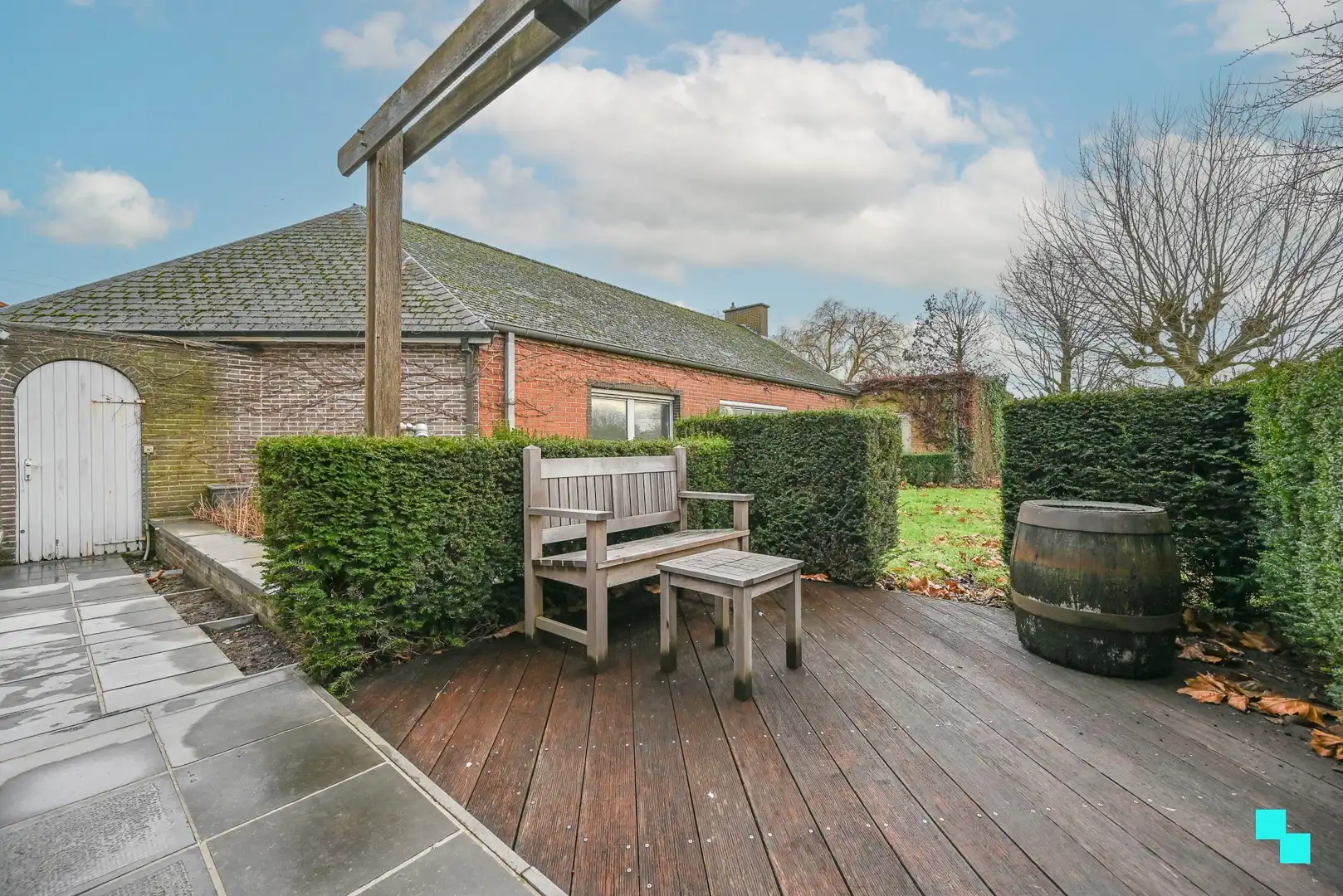 Uitzonderlijke eigendom bestaande uit een gezinswoning & afzonderlijk (kantoor)gebouw te Izegem foto 24