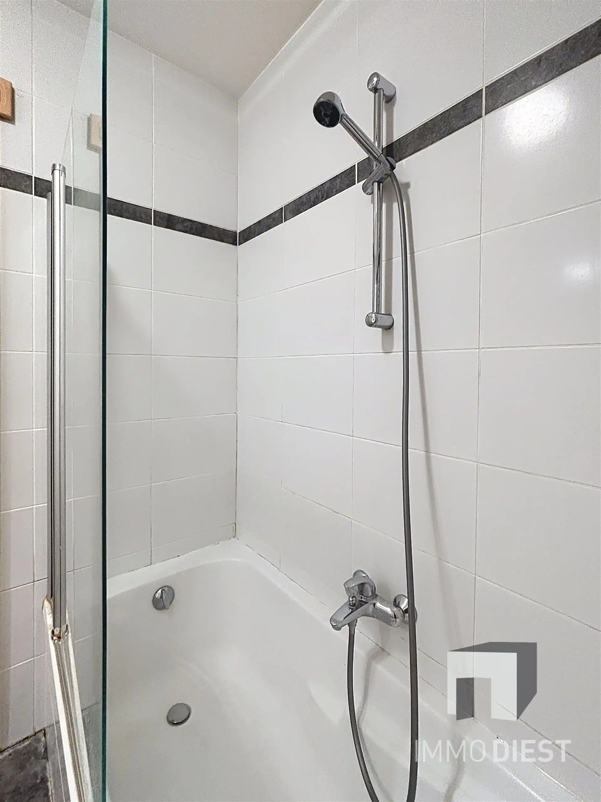 Knap duplexappartement badend in licht op gunstige ligging in Zichem. foto 27