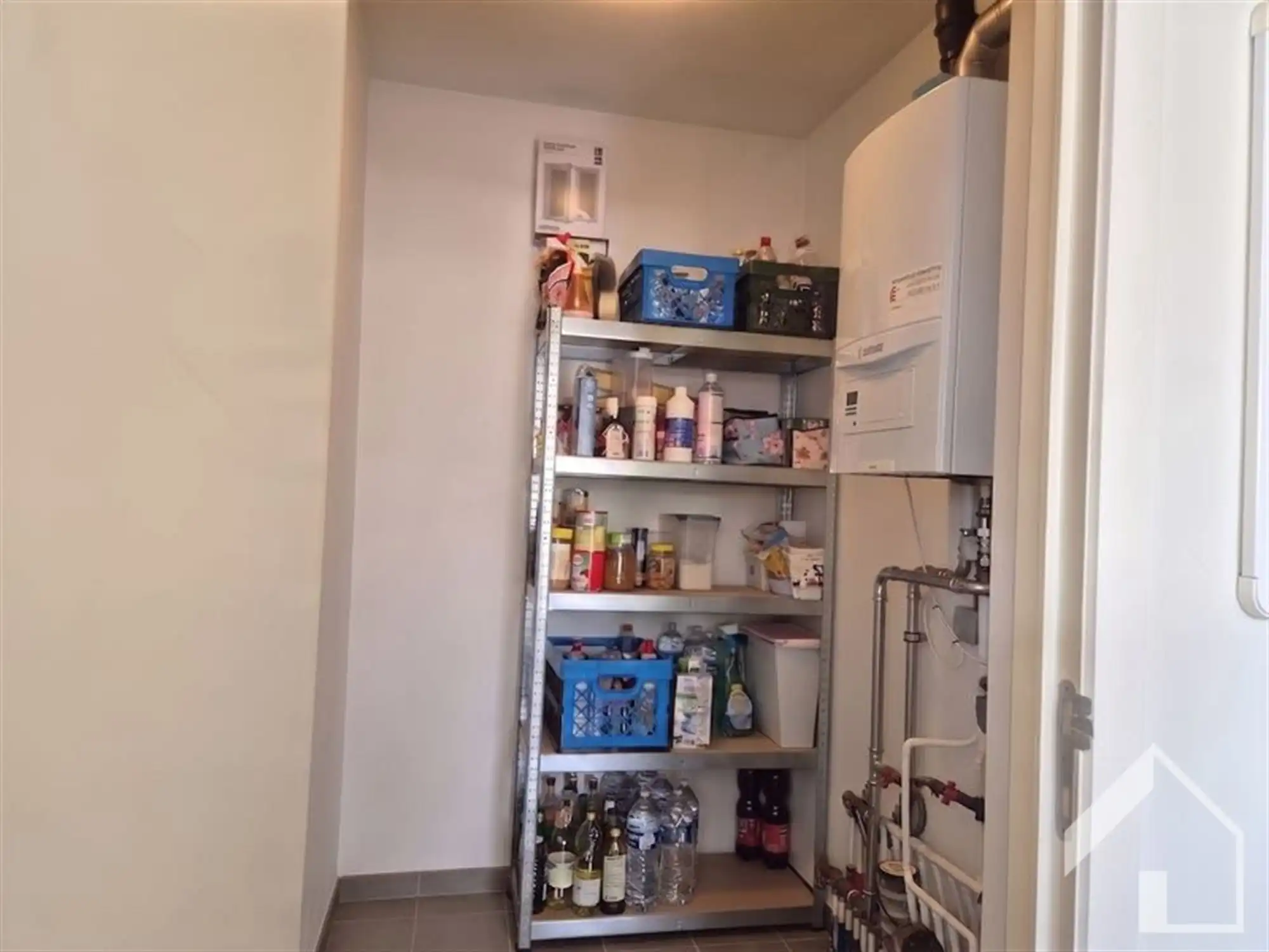 instapklaar appartement met 2 slaapkamers en garage foto 4