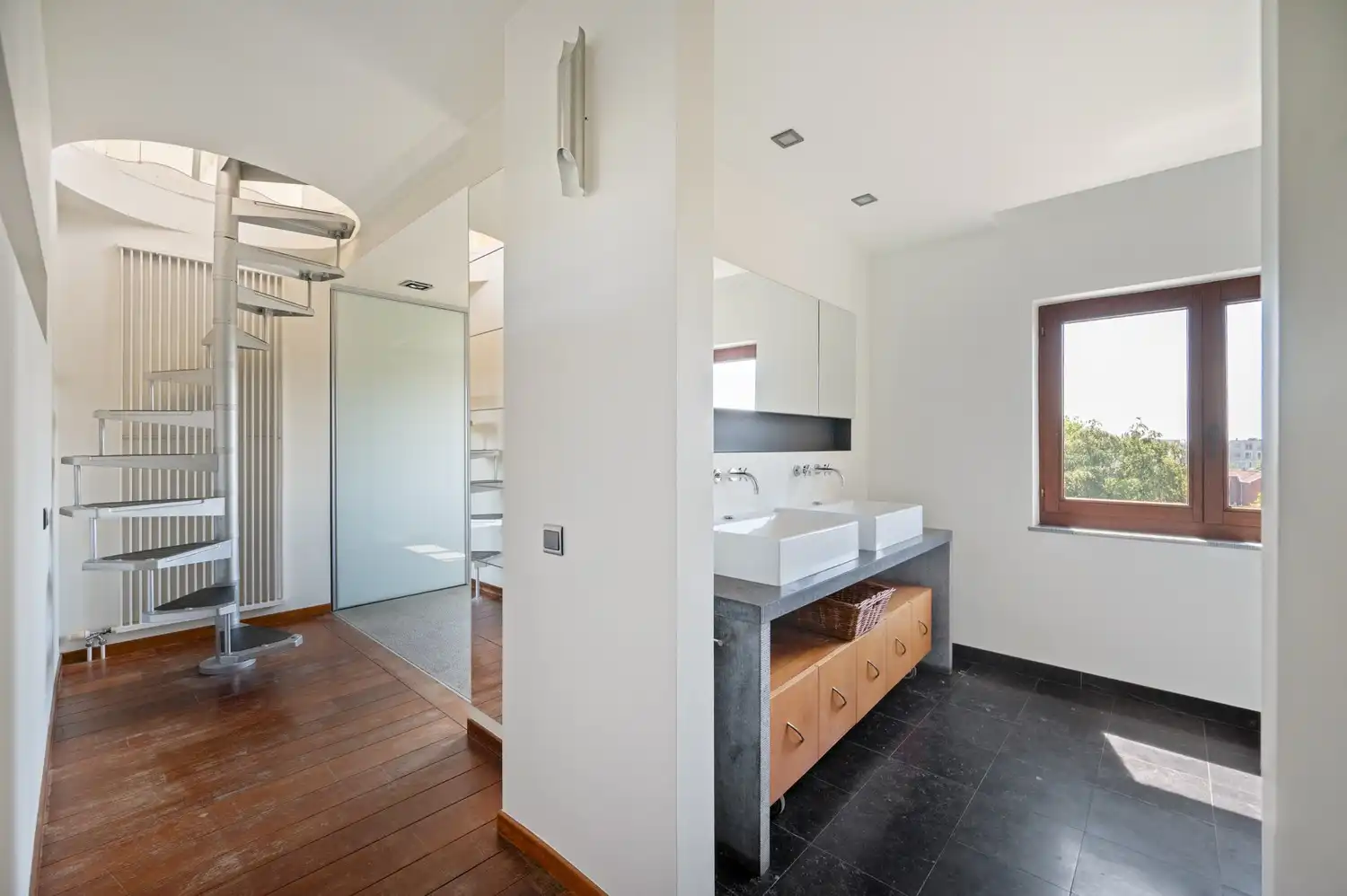 Triplex penthouse met 2 slaapkamers, ruim zonneterras en garagebox te Lier foto 11