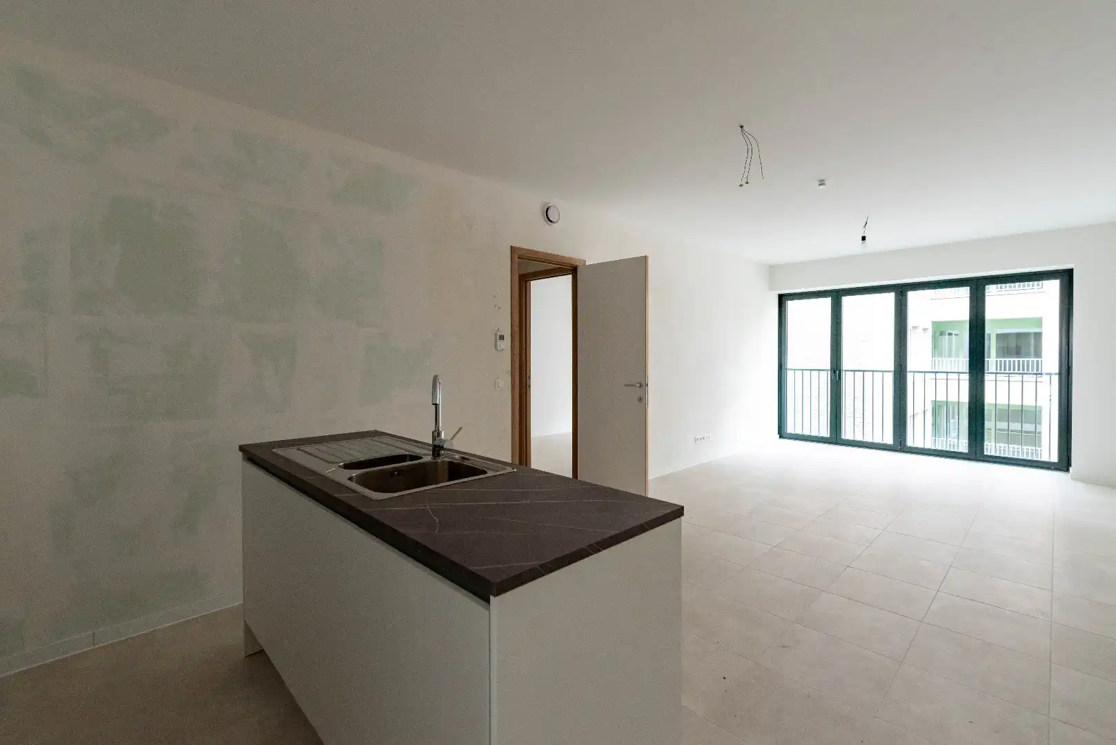 Prachtig nieuwbouw appartement met 2 slk en terras foto 2