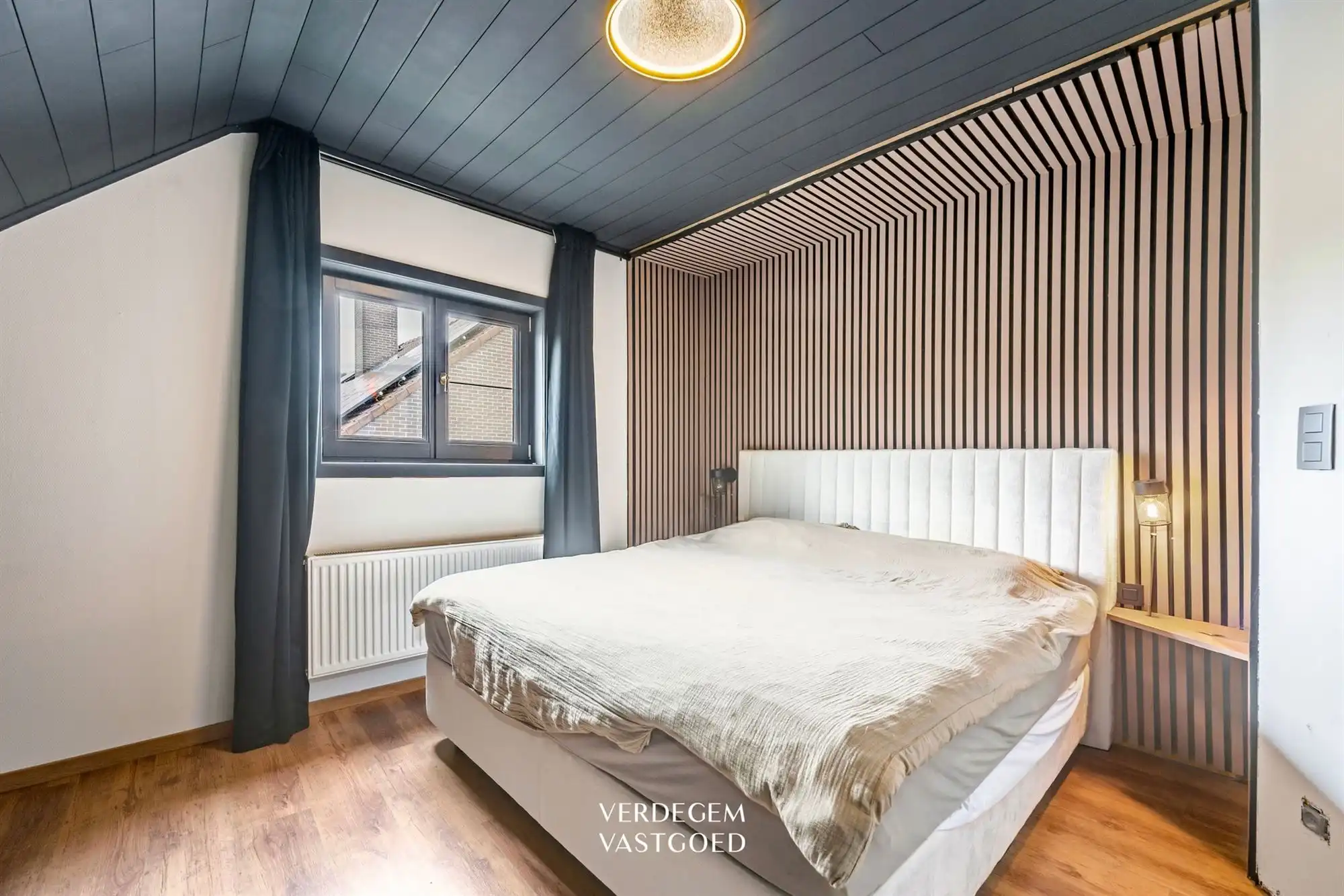 Sfeervolle, energiezuinige halfopen woning met drie slaapkamers en prachtig tuinatelier foto 13