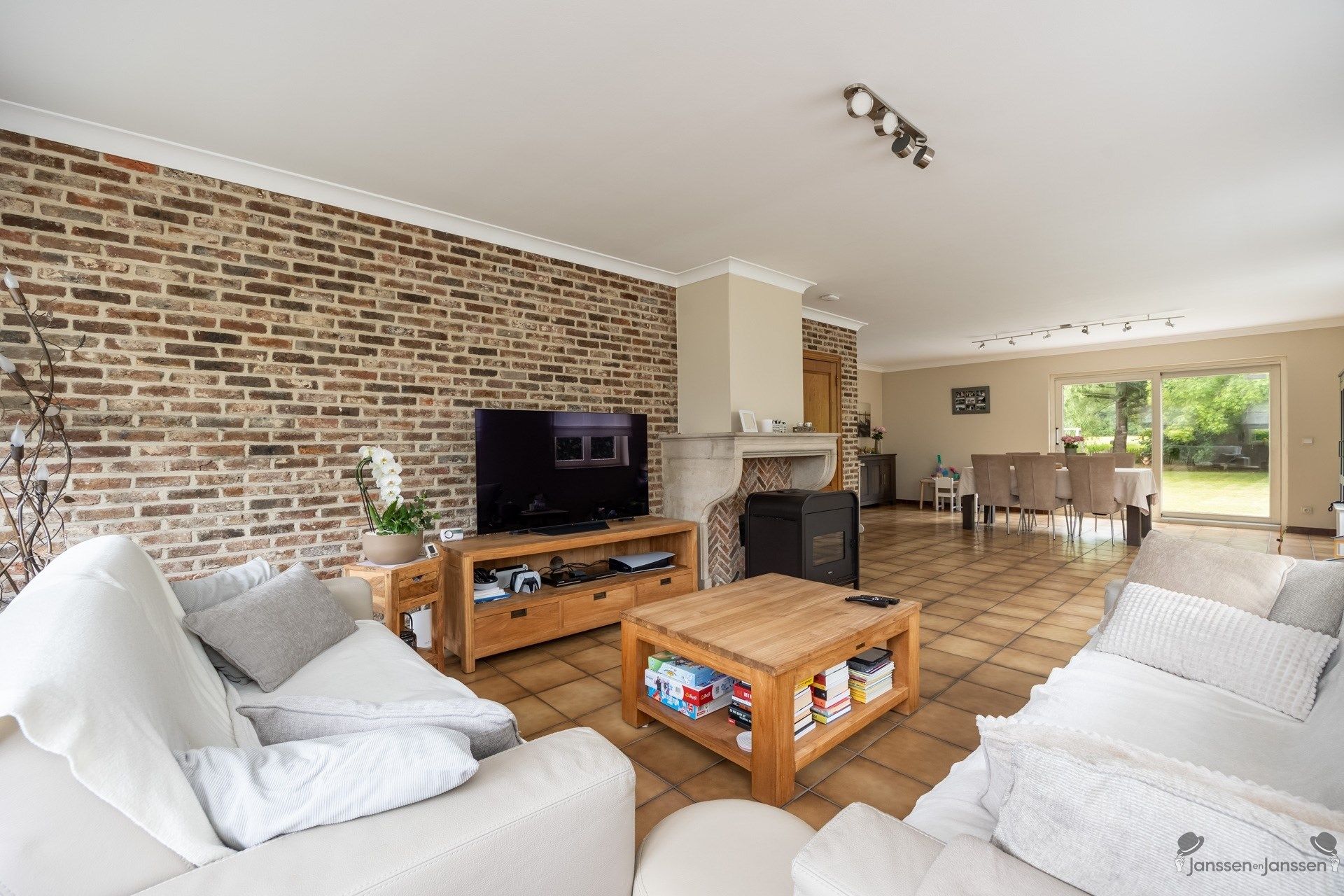 Rustig Gelegen Ruime Villa op 1411m² foto 4