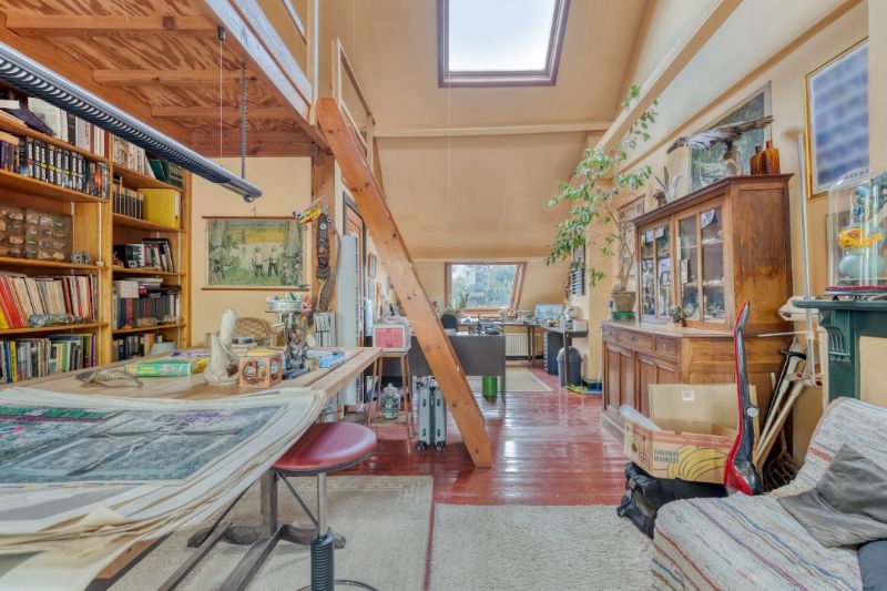 KARAKTERVOLLE BURGERWONING MET TUIN IN EEN RUSTIGE BUURT foto 23