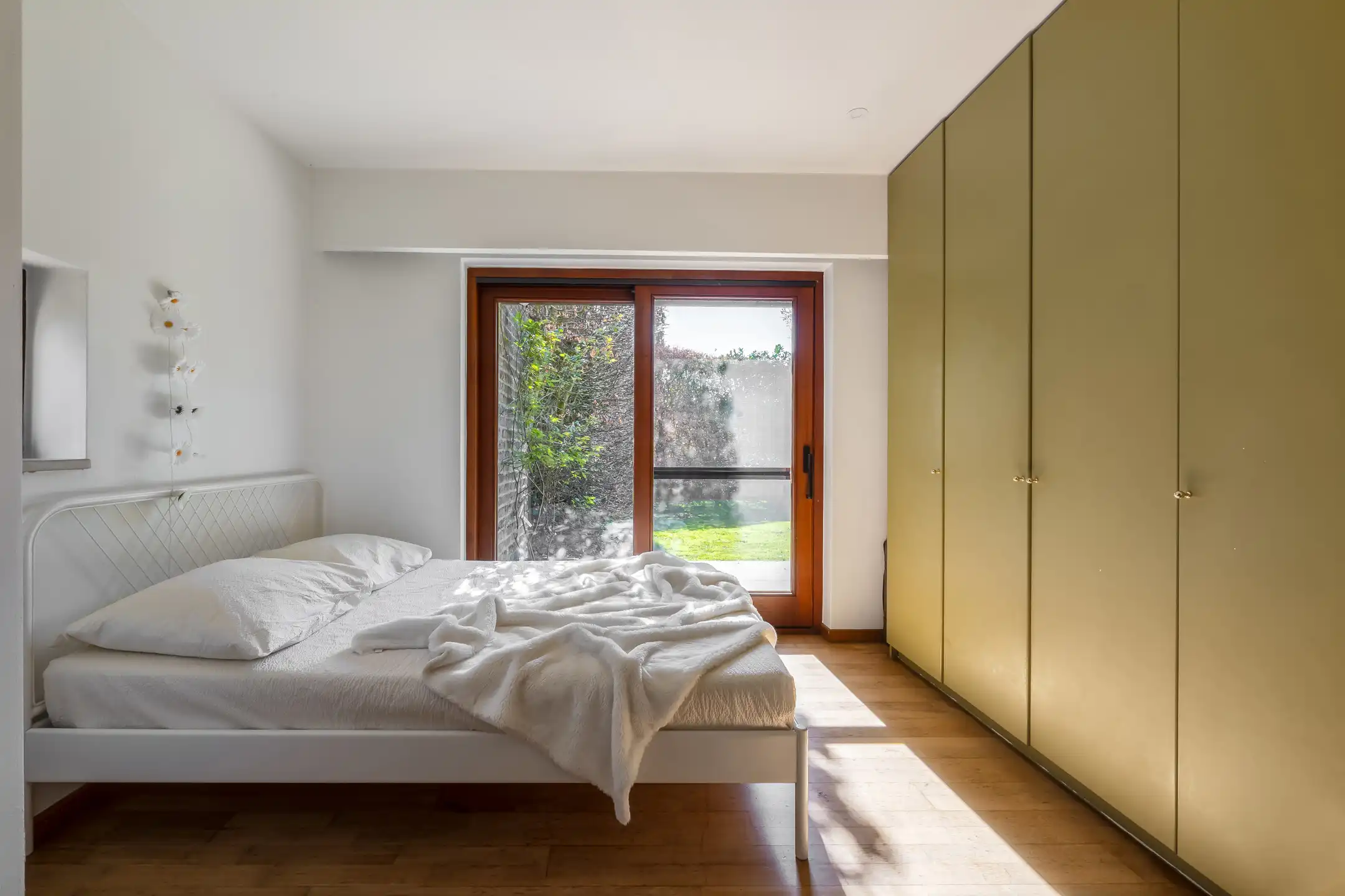 Unieke woning met prachtige tuin en veel privacy foto 16