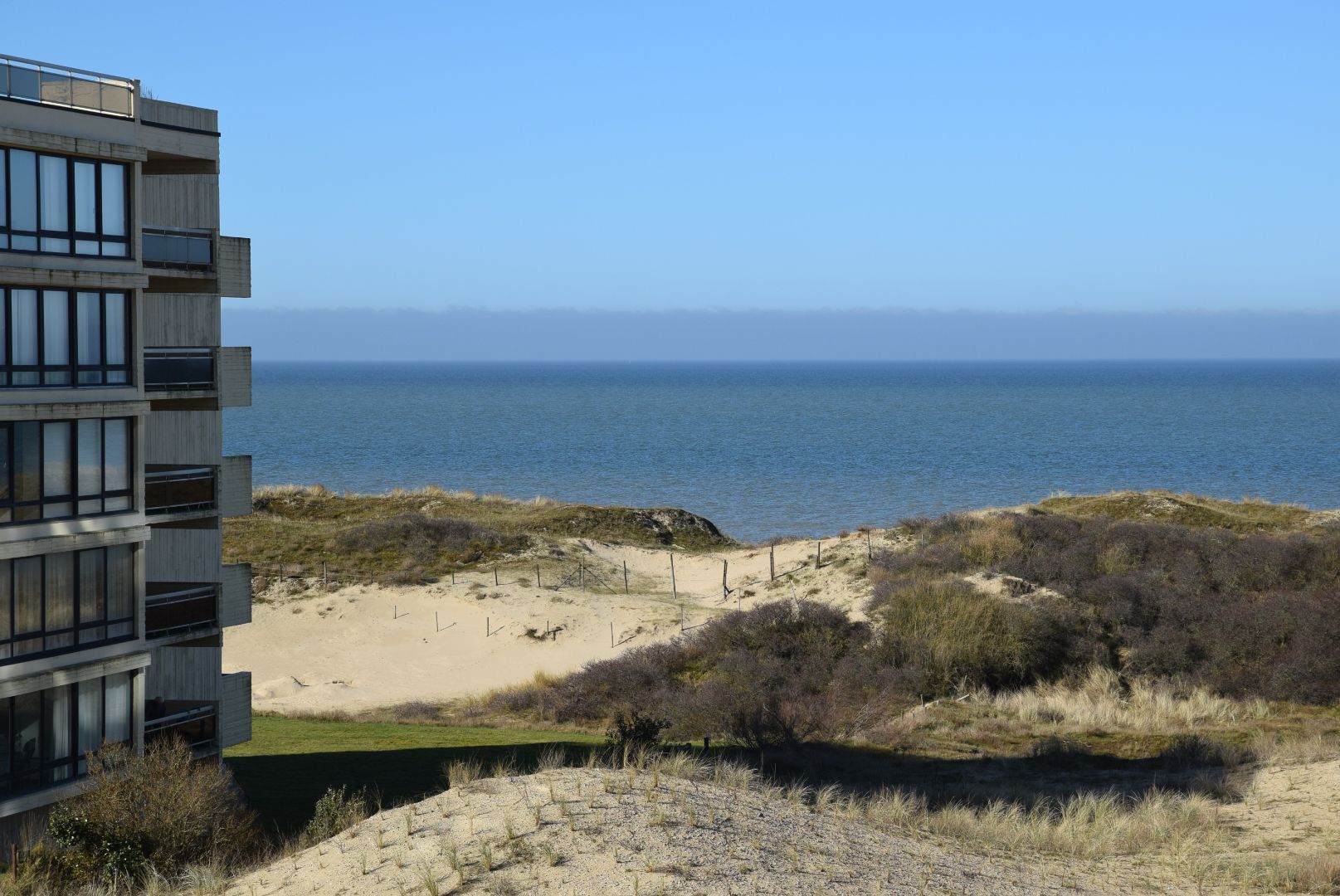 MODERNE STIJLVOLLE ASSISTENTIEFLAT MET EEN PRACHTIG ZICHT OP ZEE EN DE DUINEN TE KOOP! foto 12